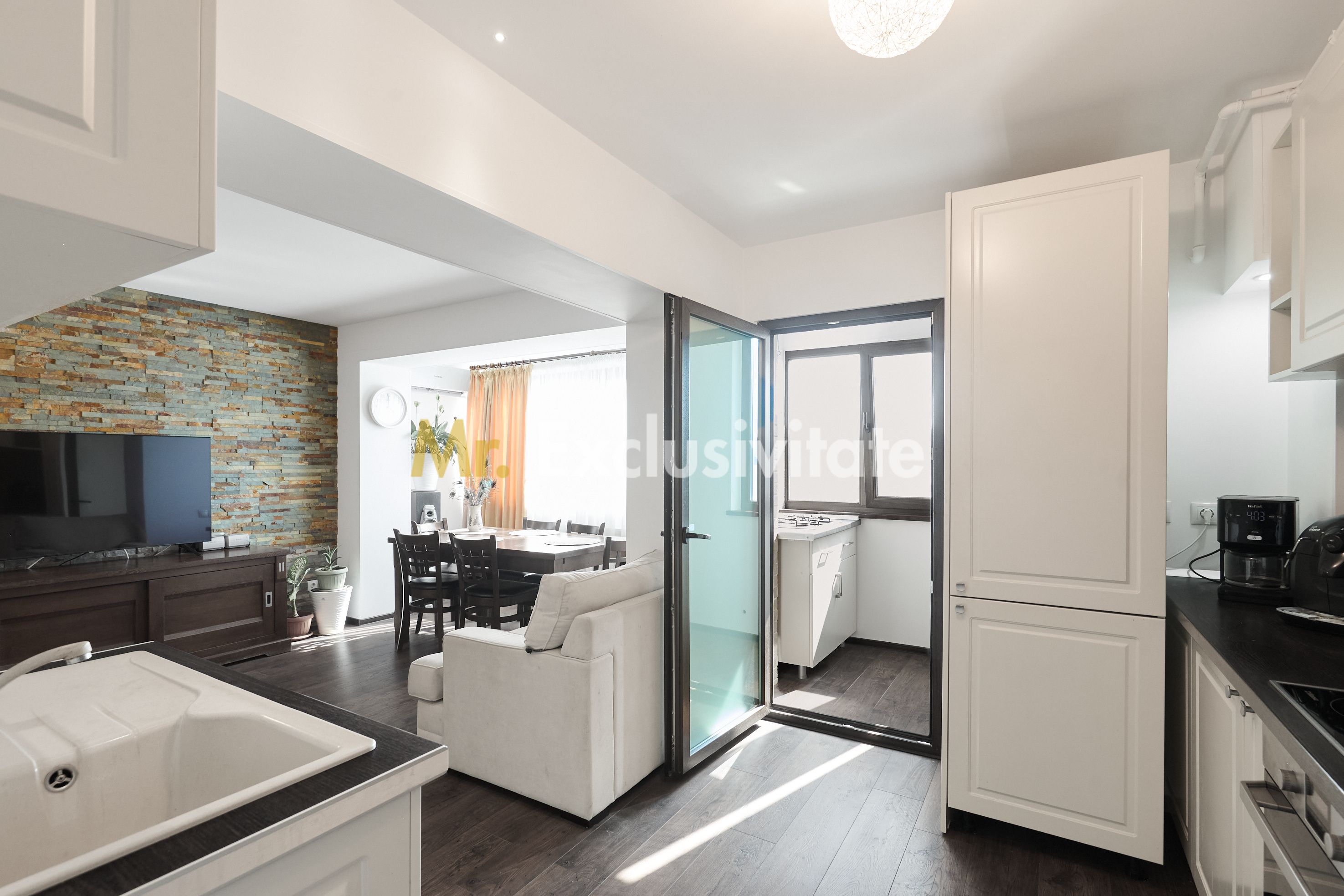 Apartament 3 camere Pitești, zonă Ultracentrala- etaj intermediar — fotografia 3