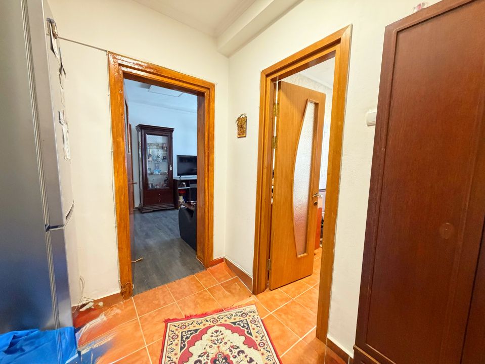 Apartament 2 camere semidecomandat  zona Fratii Golesti - Gara — fotografia 9