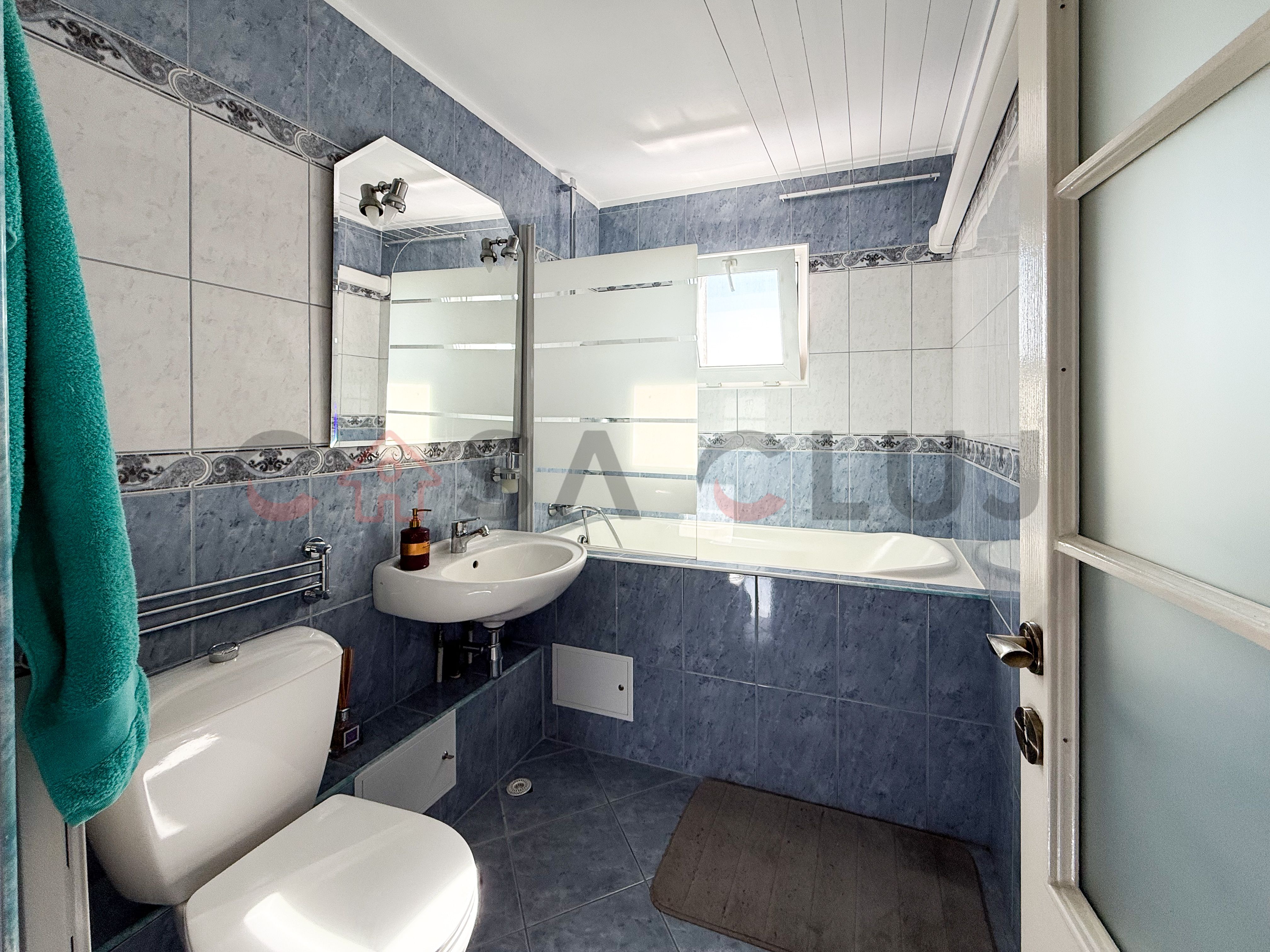 Apartament modern,decomandat, etaj intermediar, Intre Lacuri — fotografia 3