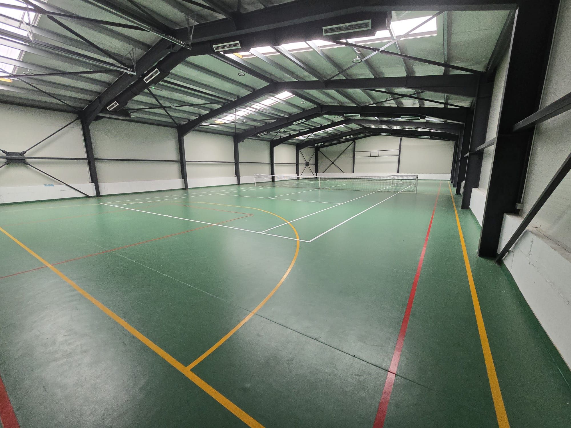 Spatiu Comercial 620 mp.parcare,birou,vestiar,baie — fotografia 7