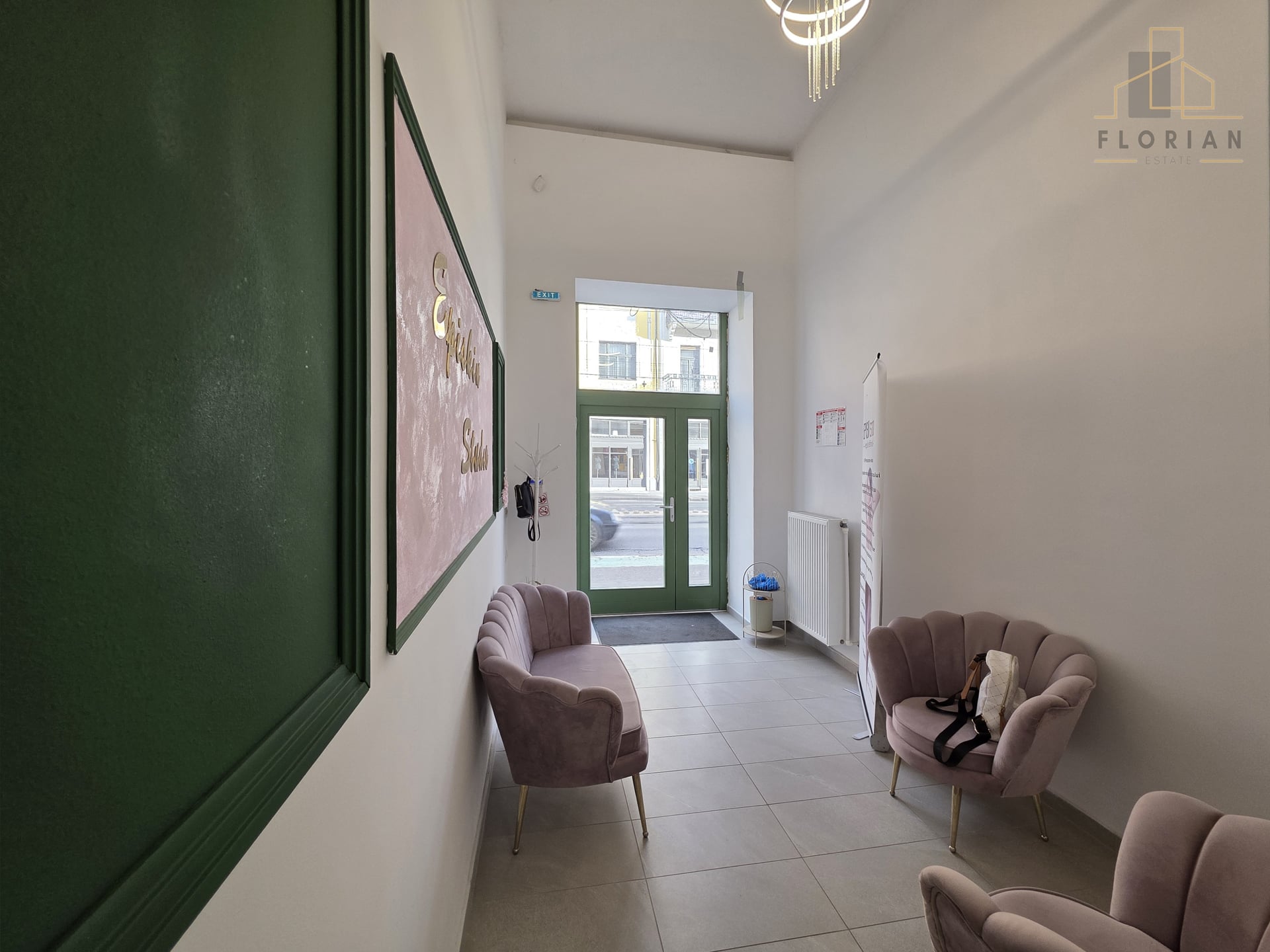 Sinaia – spațiu comercial 42 mp, renovat și stradal — fotografia 3