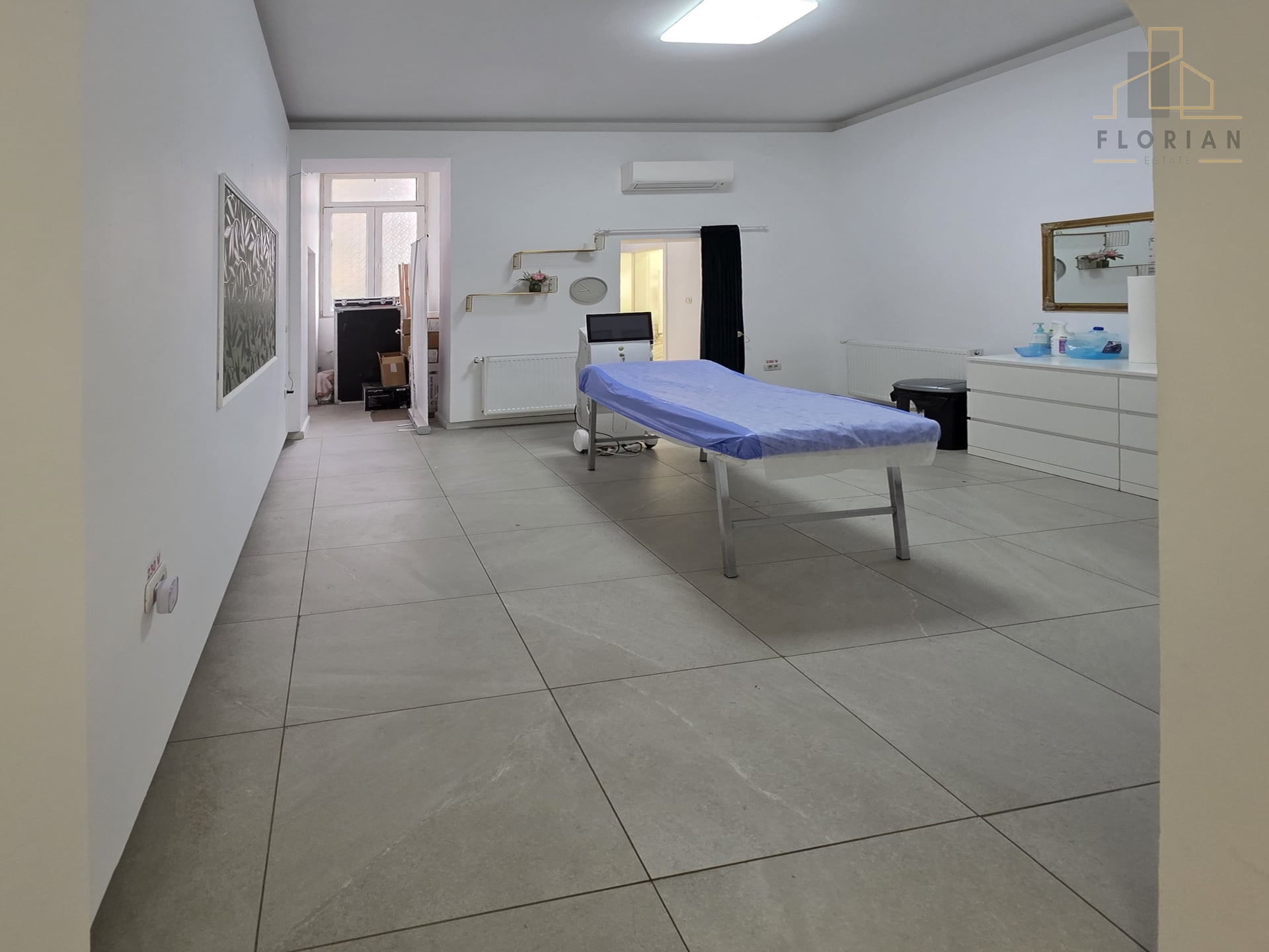 Sinaia – spațiu comercial 42 mp, renovat și stradal — fotografia 4