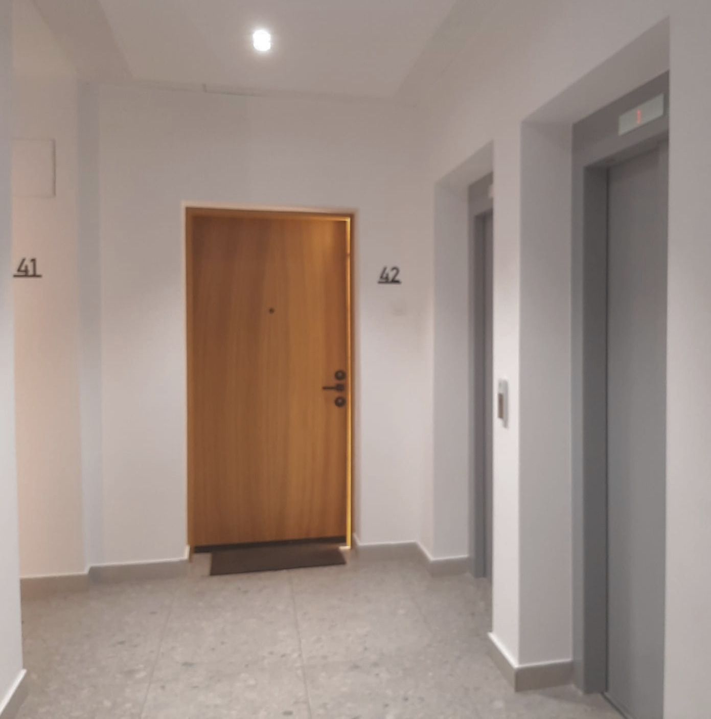 Vanzare Apartament modern cu 2 camere etaj 3 langa Petrom City — fotografia 18