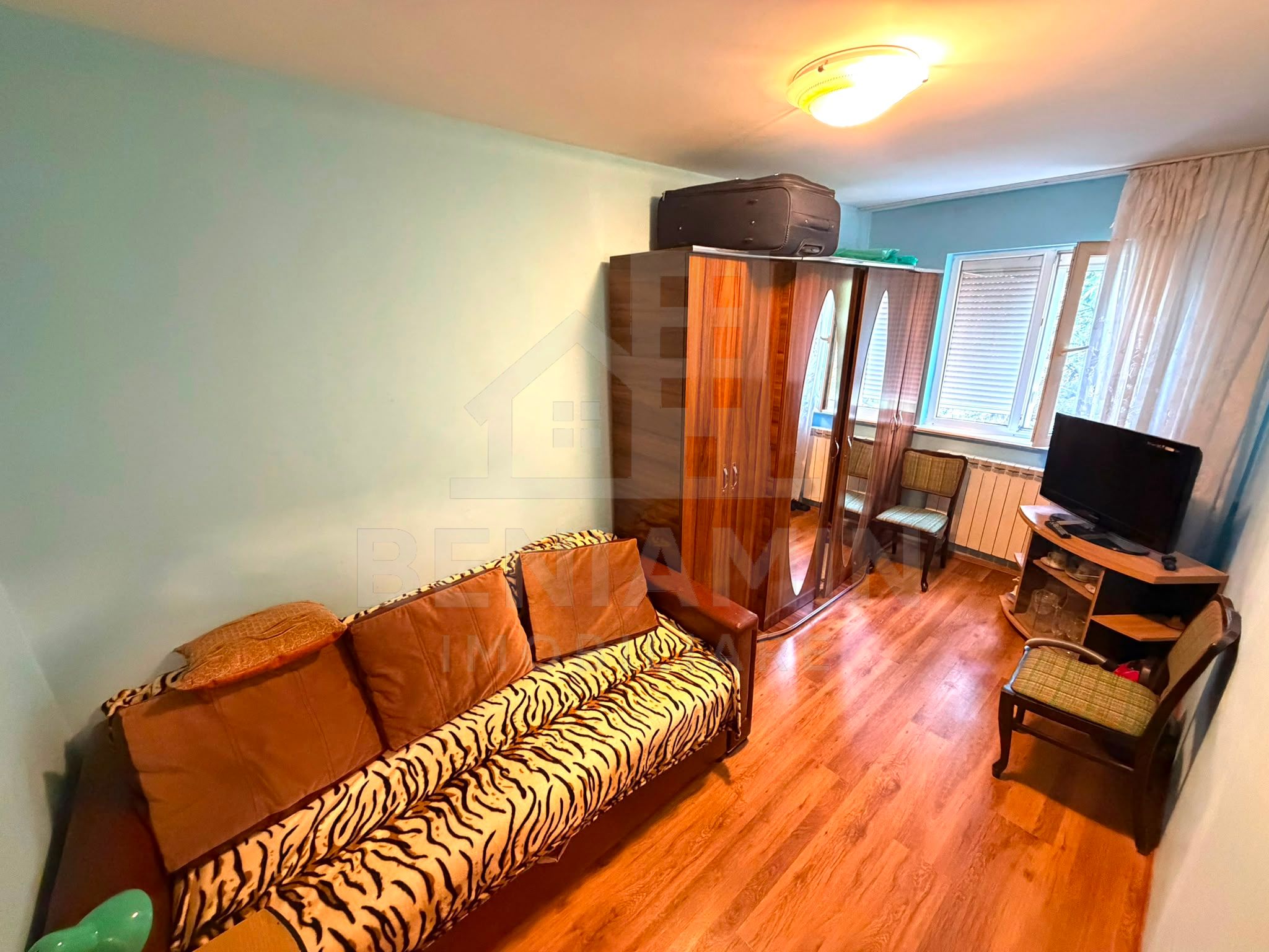 Apartament cu 3 camere - Craiovita Noua - etaj intermediar — fotografia 5