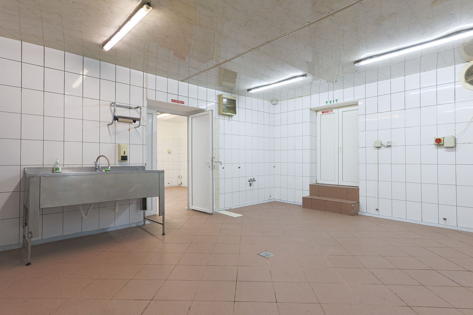 Spațiu ideal pentru birouri sau clinici — fotografia 7