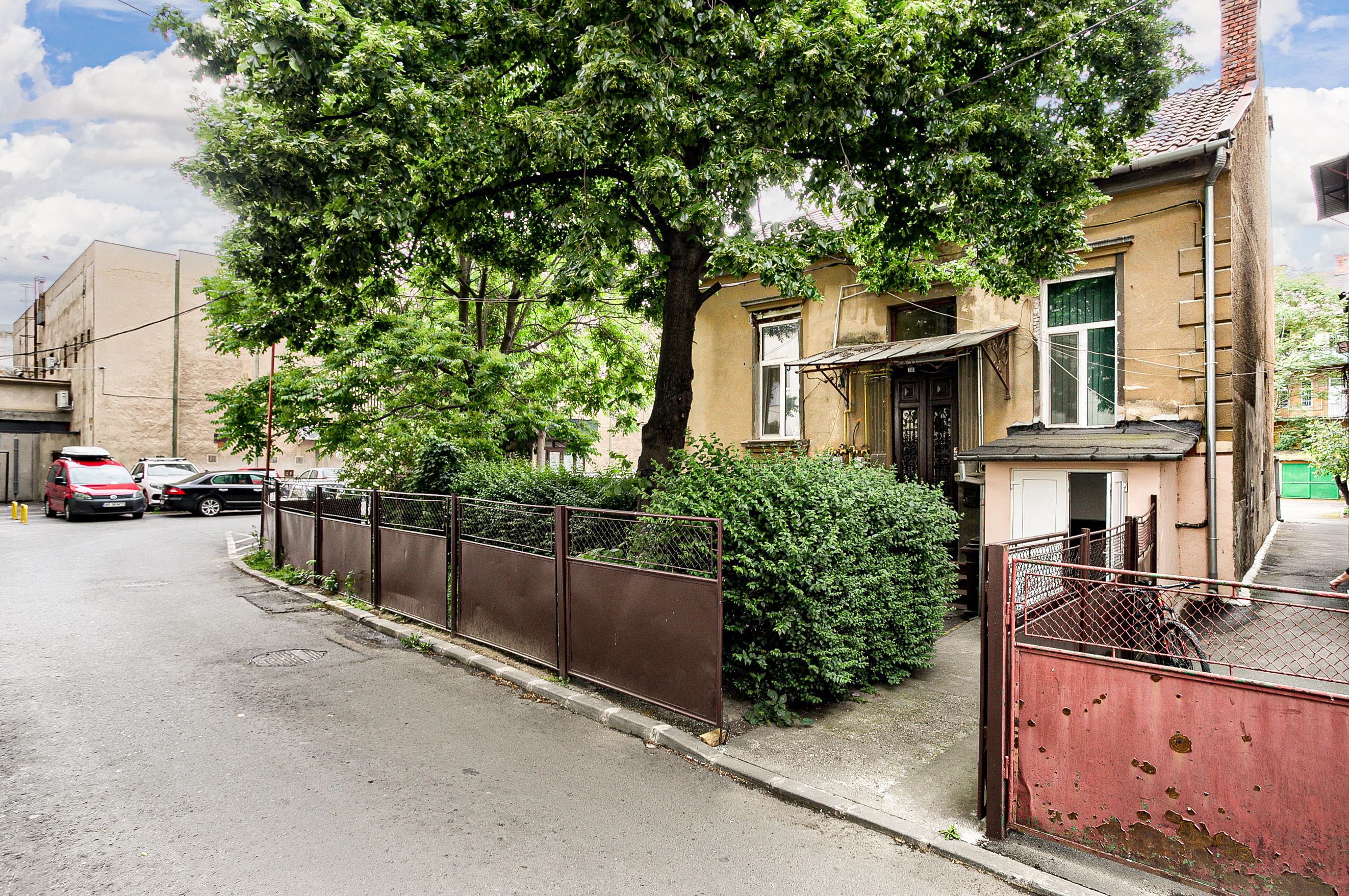 Spațiu ideal pentru birouri sau clinici — fotografia 8