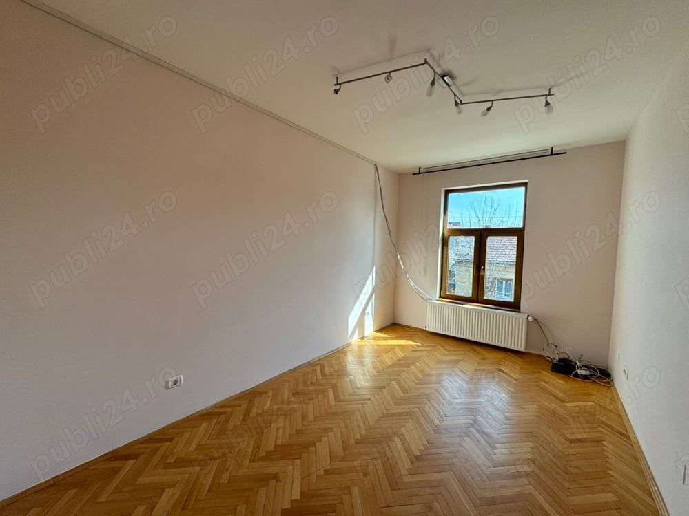 Casă versatilă 280 mp, teren 250 mp, 4 locuri parcare în Timișoara — fotografia 3