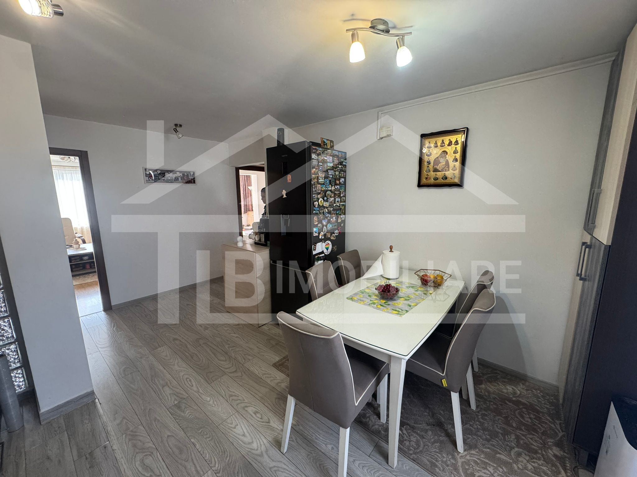 Apartament cu 3 camere, 70 mp, decomandat, Zona Diamant — fotografia 10