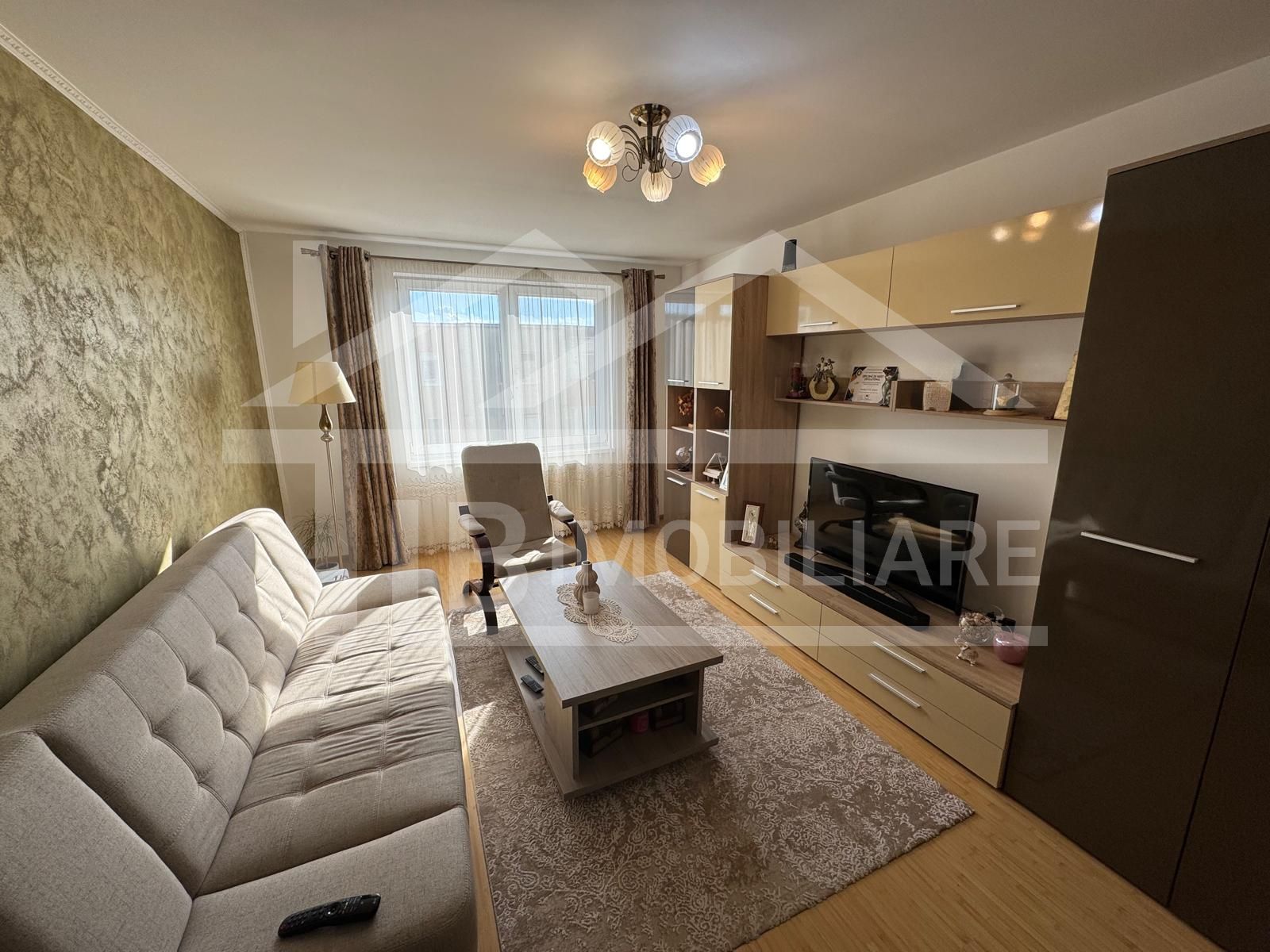 Apartament cu 3 camere, 70 mp, decomandat, Zona Diamant — fotografia 3