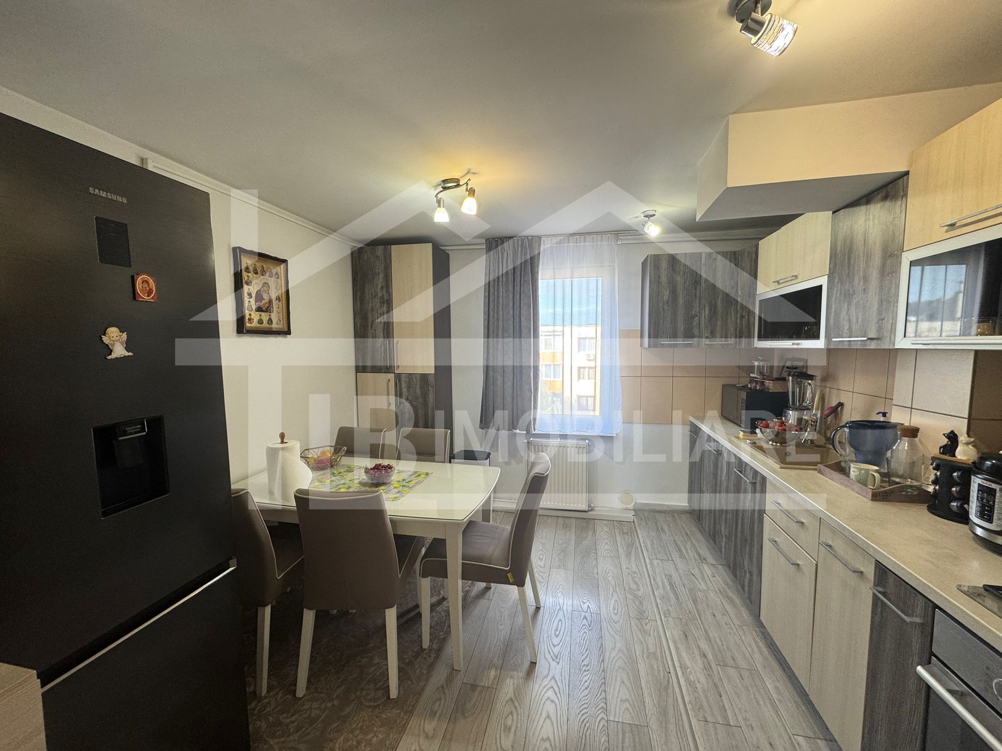 Apartament cu 3 camere, 70 mp, decomandat, Zona Diamant — fotografia 8