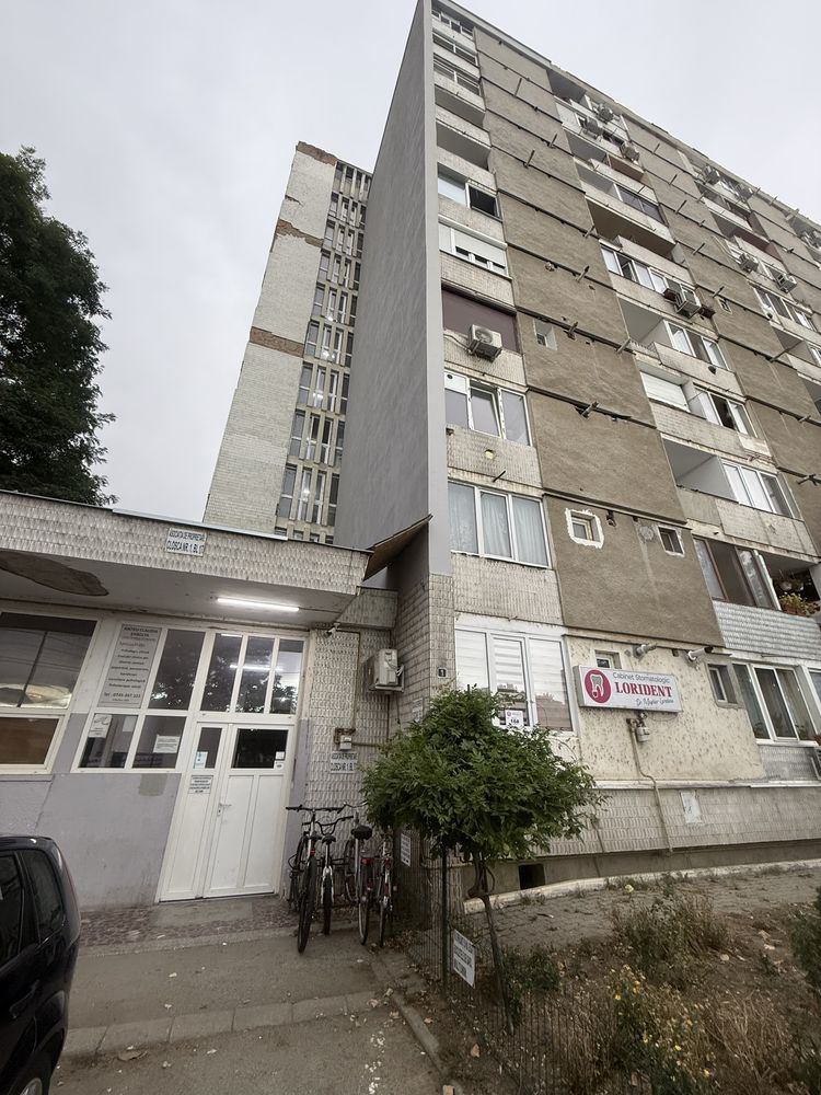 BRASADAS vinde garsonieră 28mp. etaj 8 in zona Burdea.