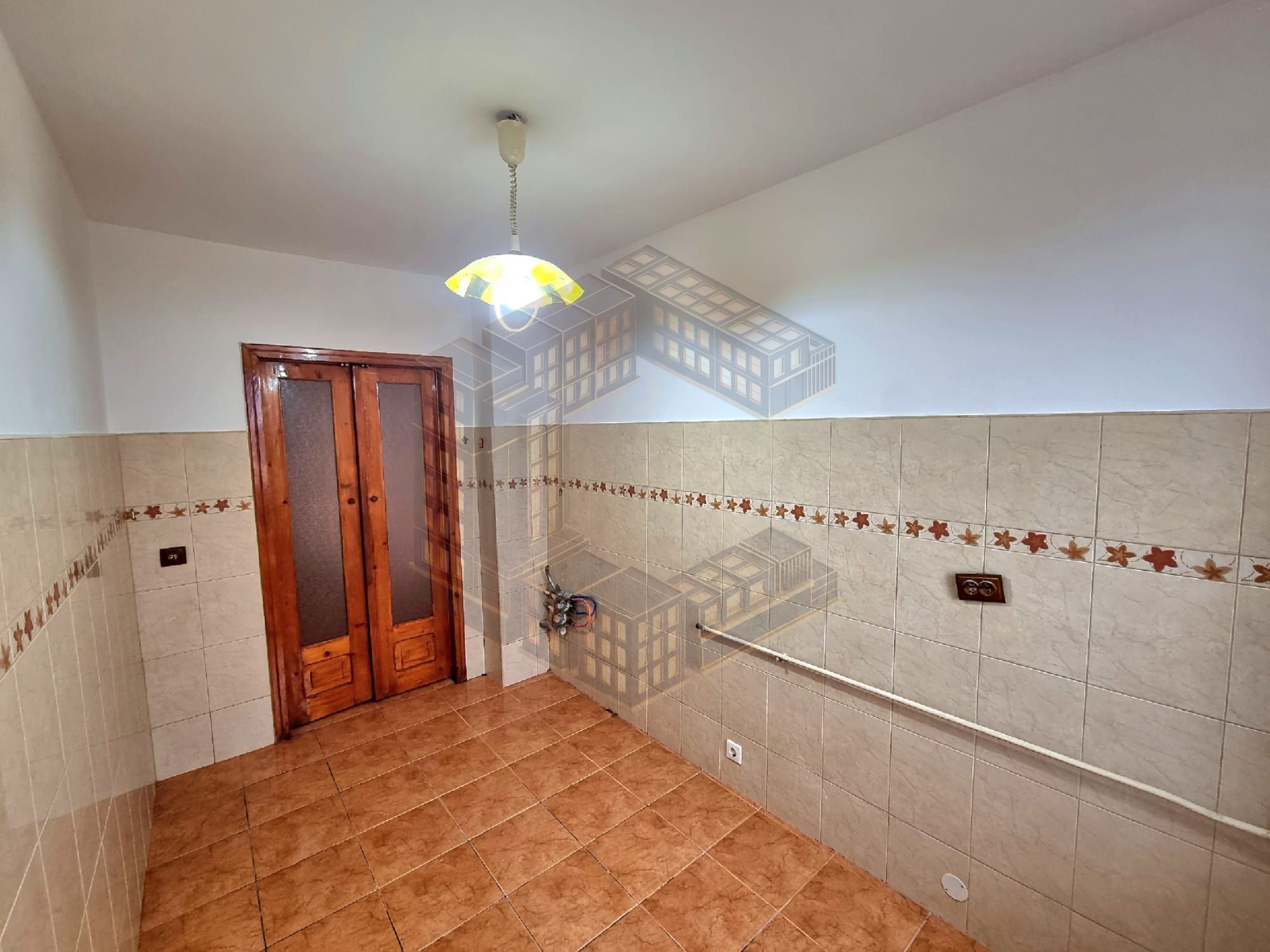 Apartament cu 2 camere, semidcomandat,de vanzare, Spitalul Judetean — fotografia 3