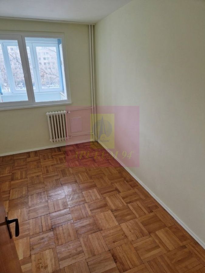 Vanzare apartament 4 camere la Titan, metrou bl. H — fotografia 4
