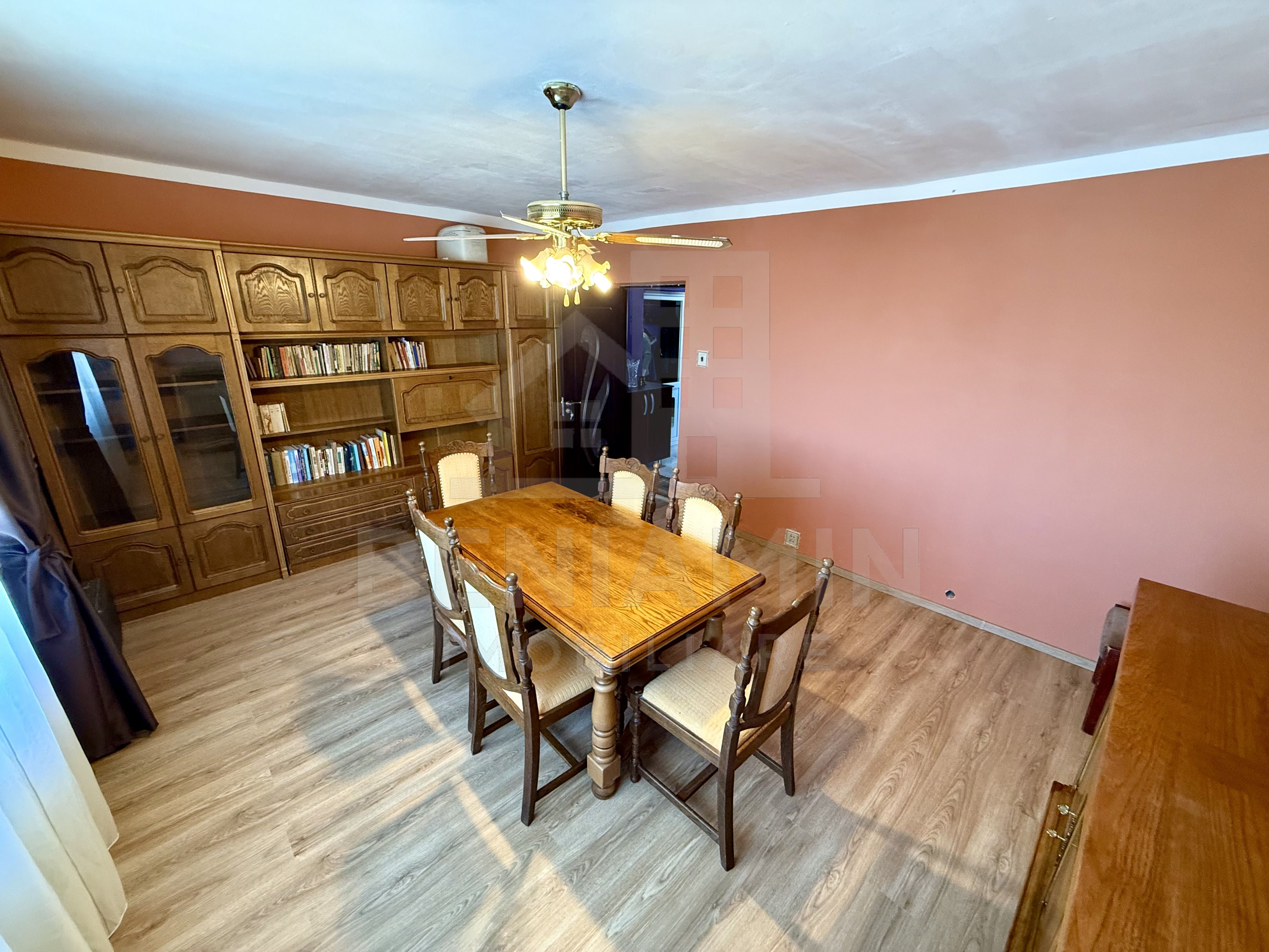 4 camere decomandat 99mp centrala mobilat Craiovita Promenada — fotografia 4
