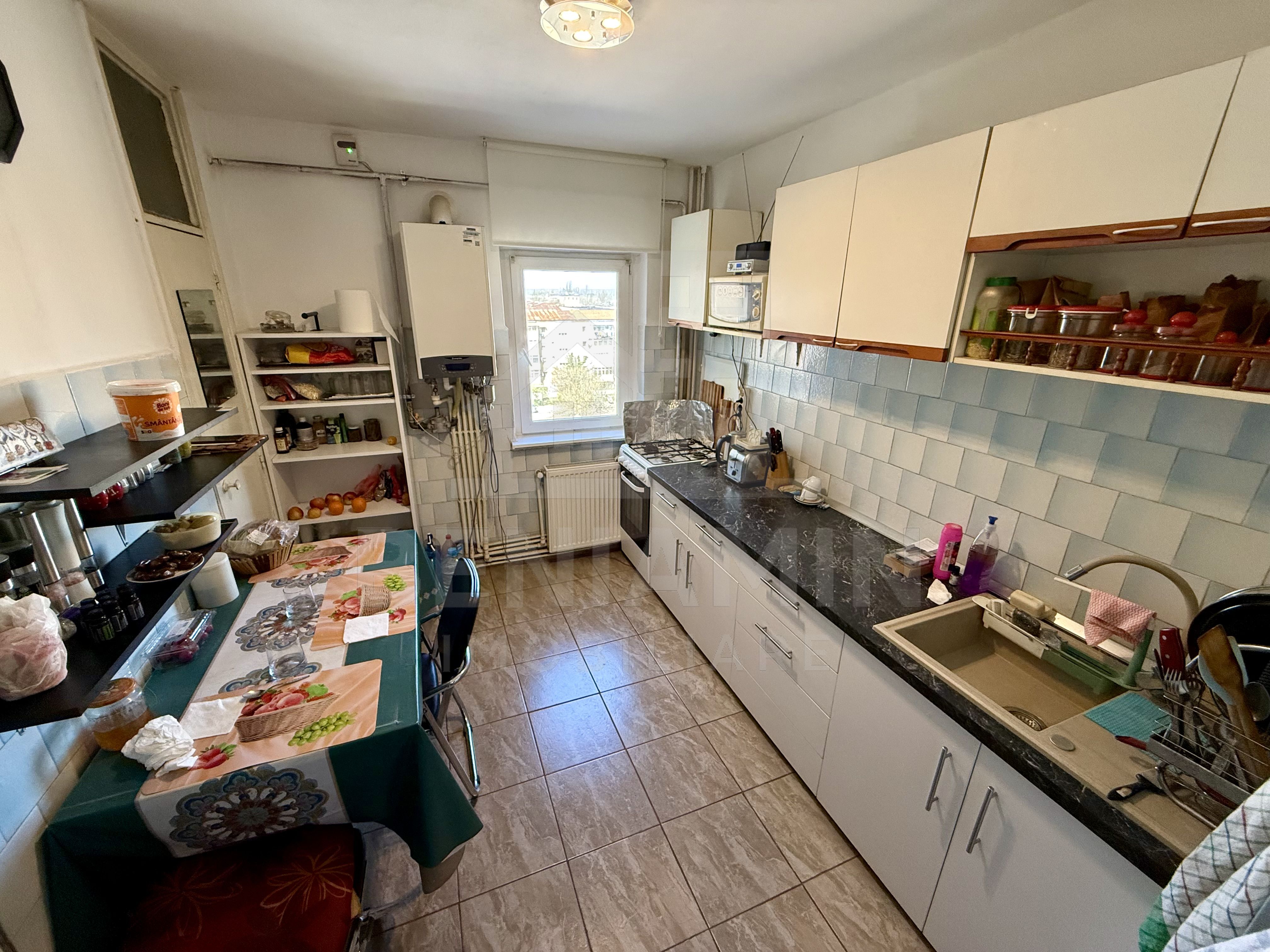 4 camere decomandat 99mp centrala mobilat Craiovita Promenada — fotografia 5