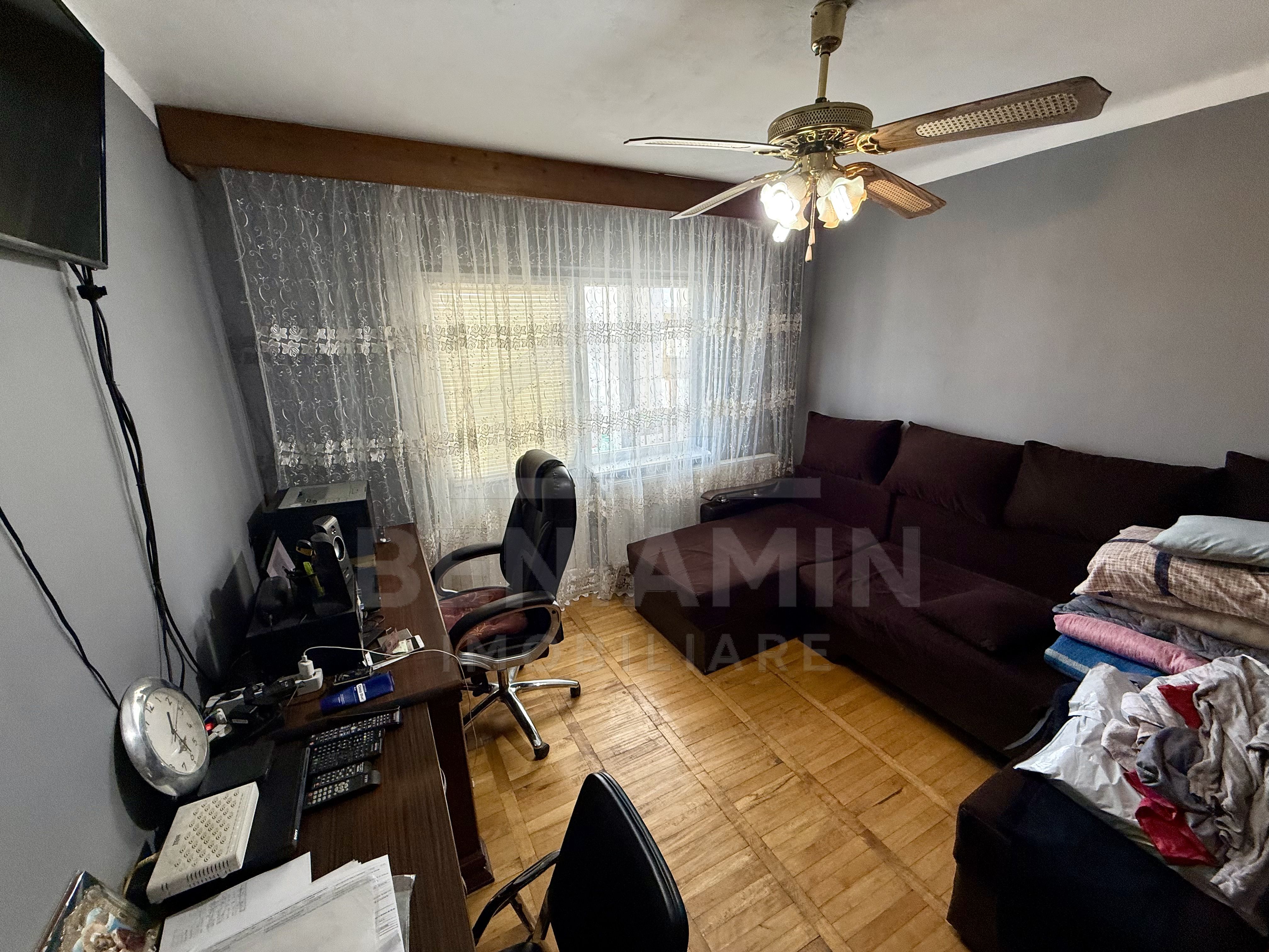 4 camere decomandat 99mp centrala mobilat Craiovita Promenada — fotografia 9