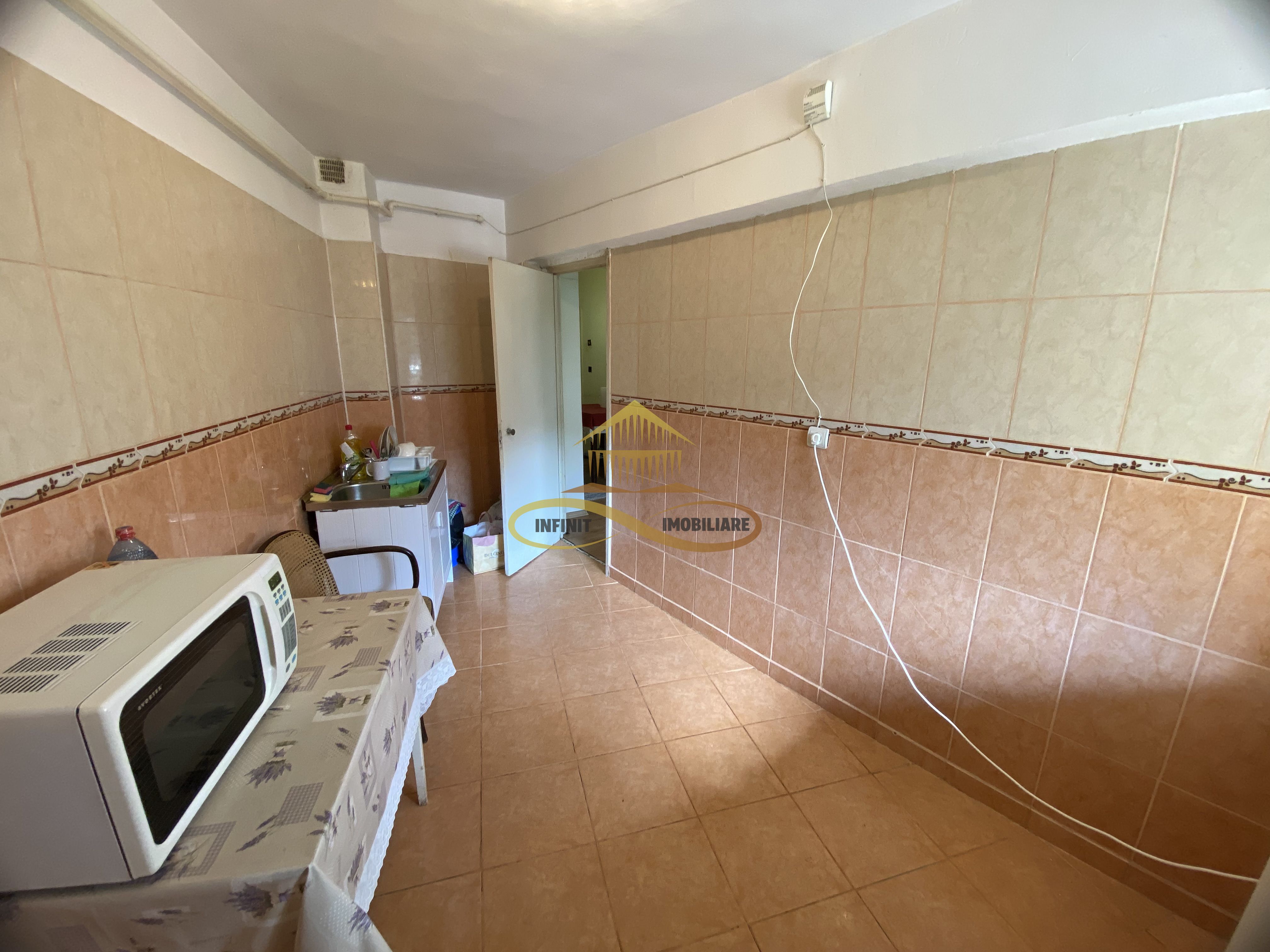 Ap. de vânzare 2 cam. decomandate Moinești-Bacău — fotografia 8