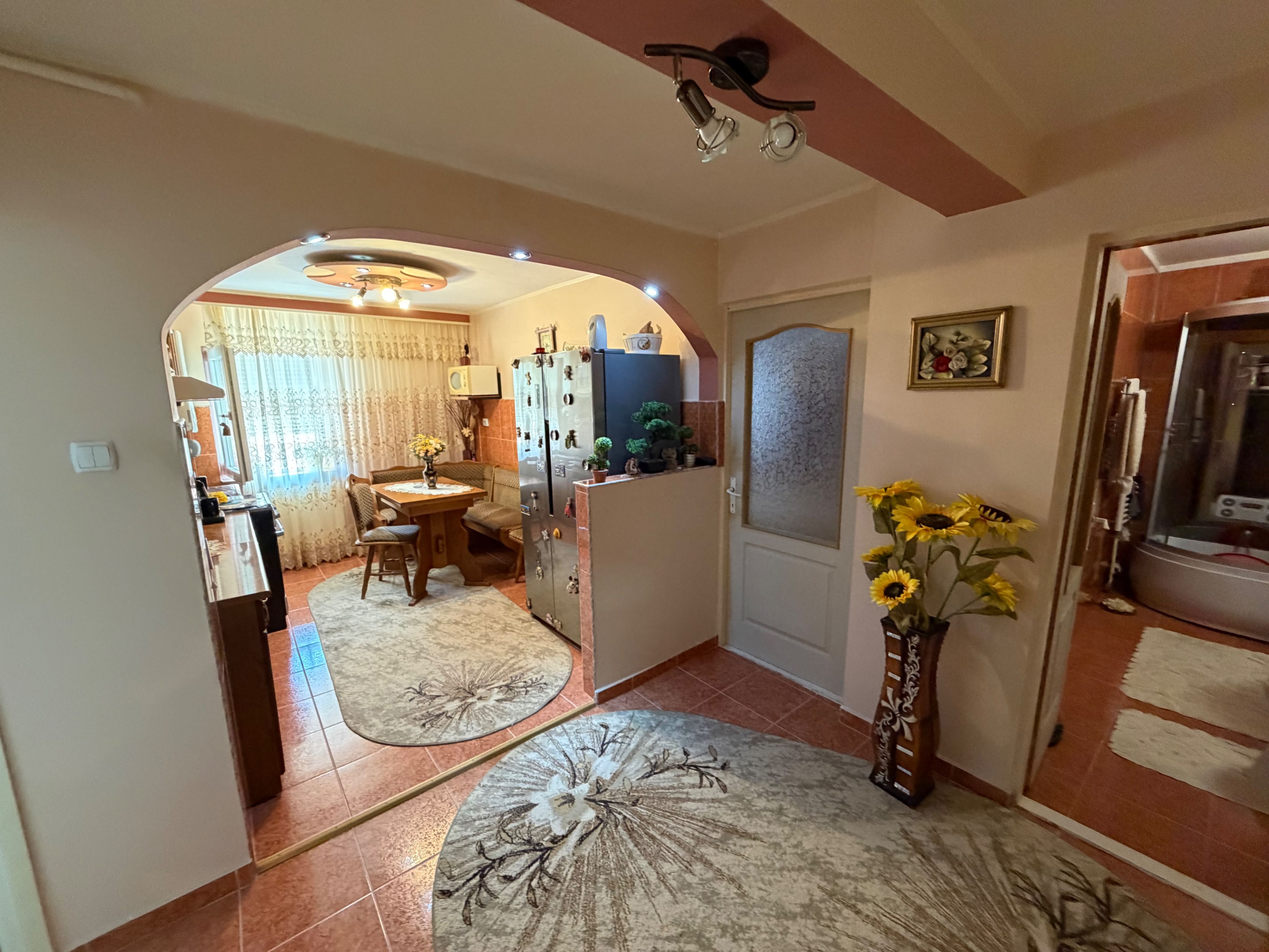 Apartament 2 camere, decomandat  - Cugir — fotografia 9