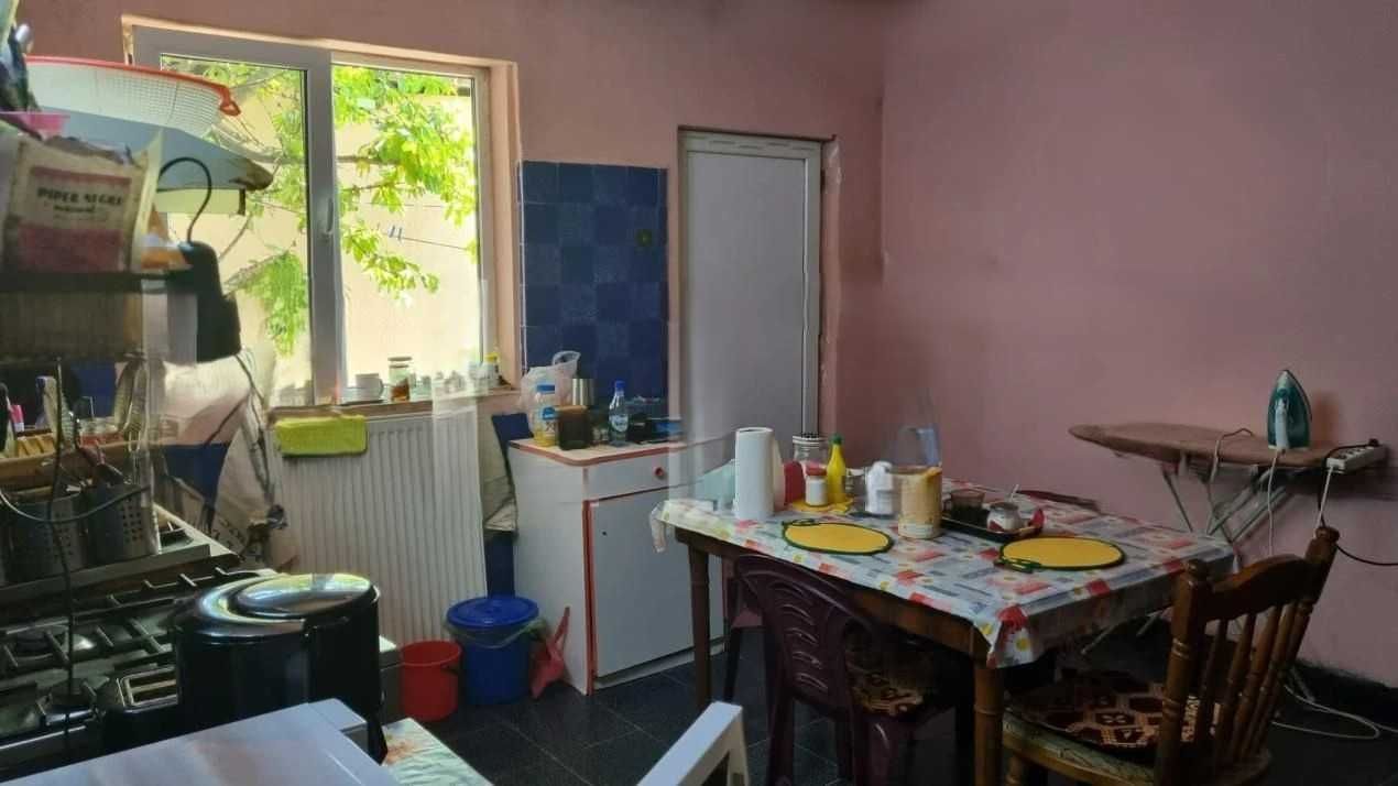 Casa de vanzare cu 4 camere, 110 mp, Satu Mare, zona 14 Mai — fotografia 5