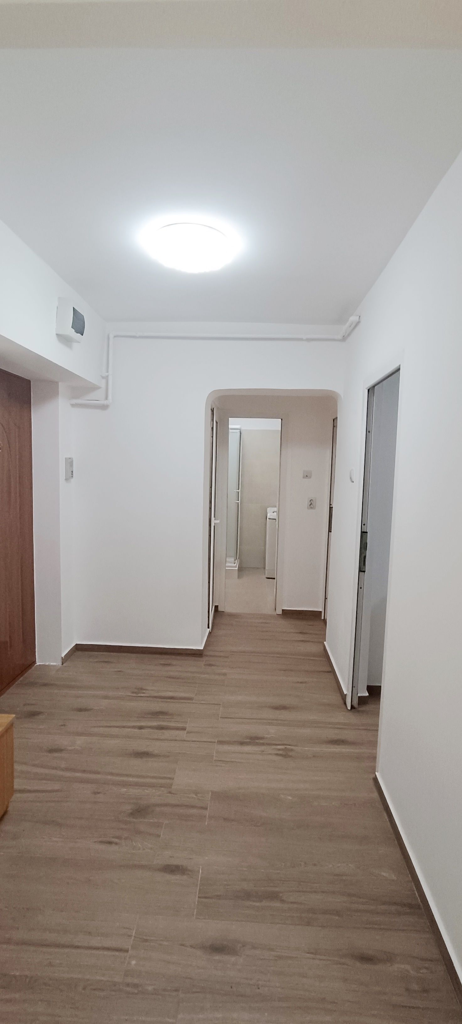 Apartament cu 2 camere, mobilat in blocul Onix-Grivitei — fotografia 11