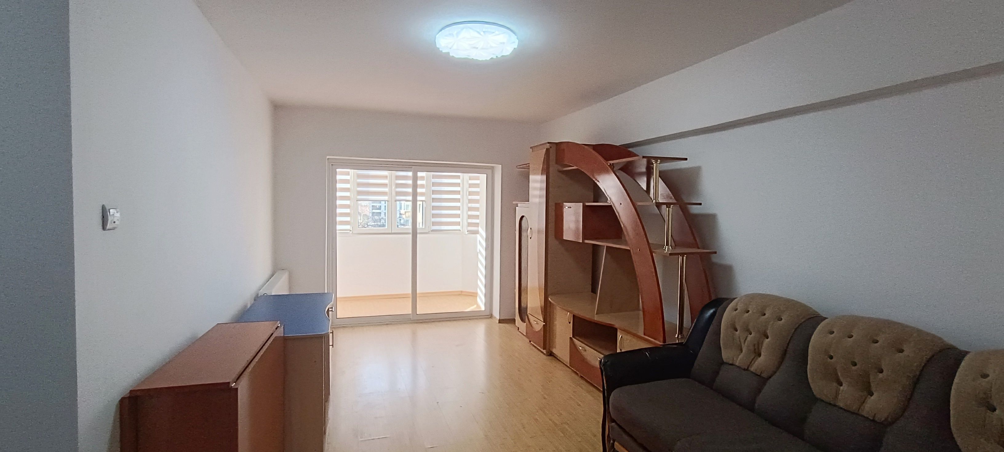 Apartament cu 2 camere, mobilat in blocul Onix-Grivitei — fotografia 3