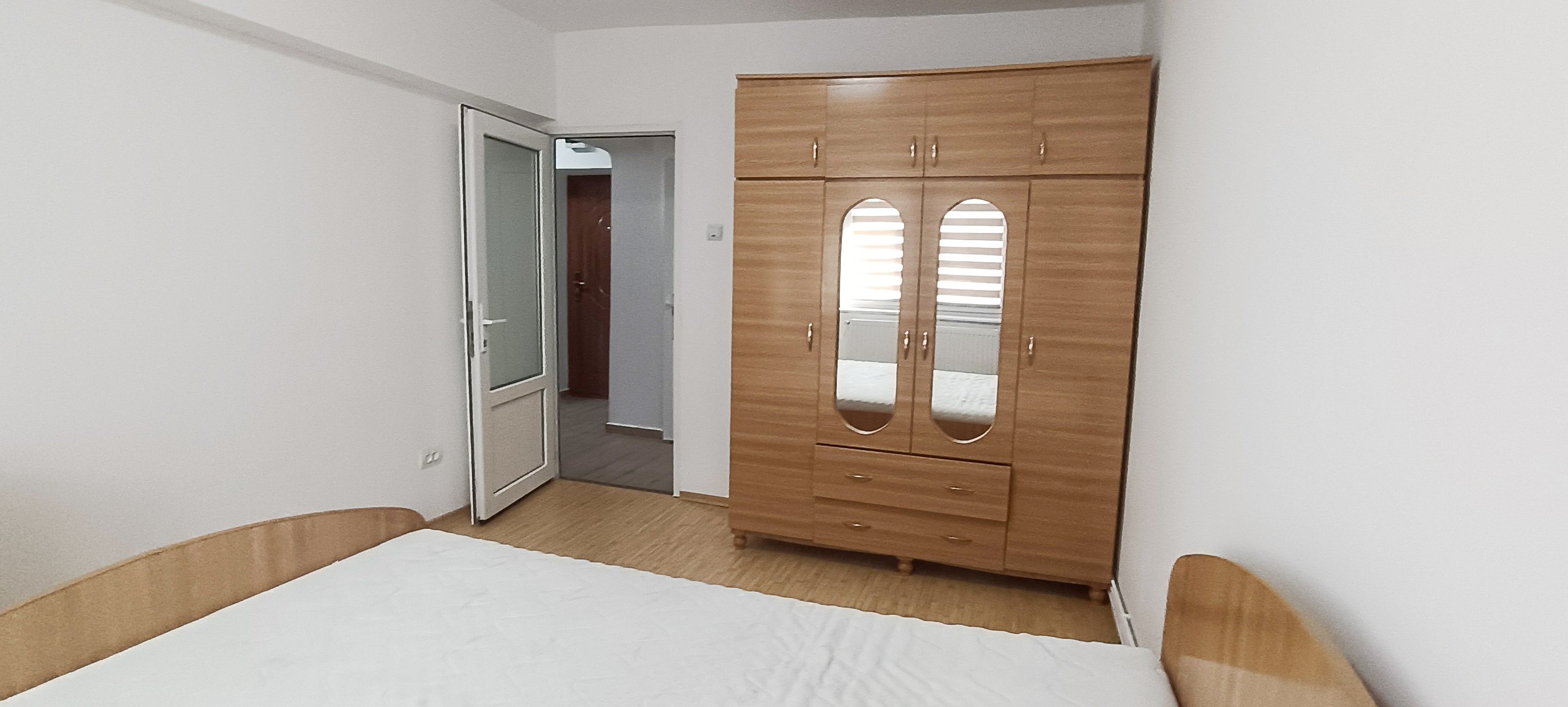 Apartament cu 2 camere, mobilat in blocul Onix-Grivitei — fotografia 8