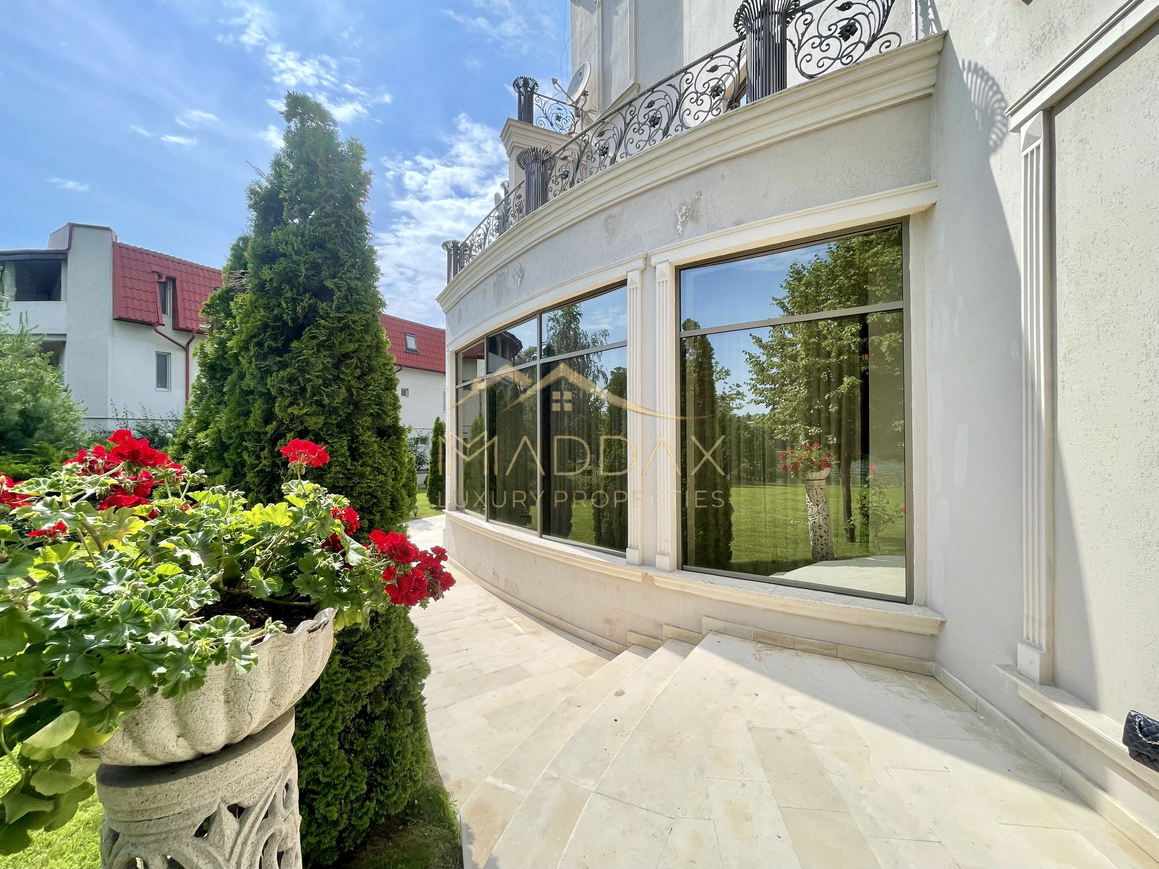 Impressive Villa *1500 SQM usable* 2613 SQM land / Open to the lake — fotografia 4