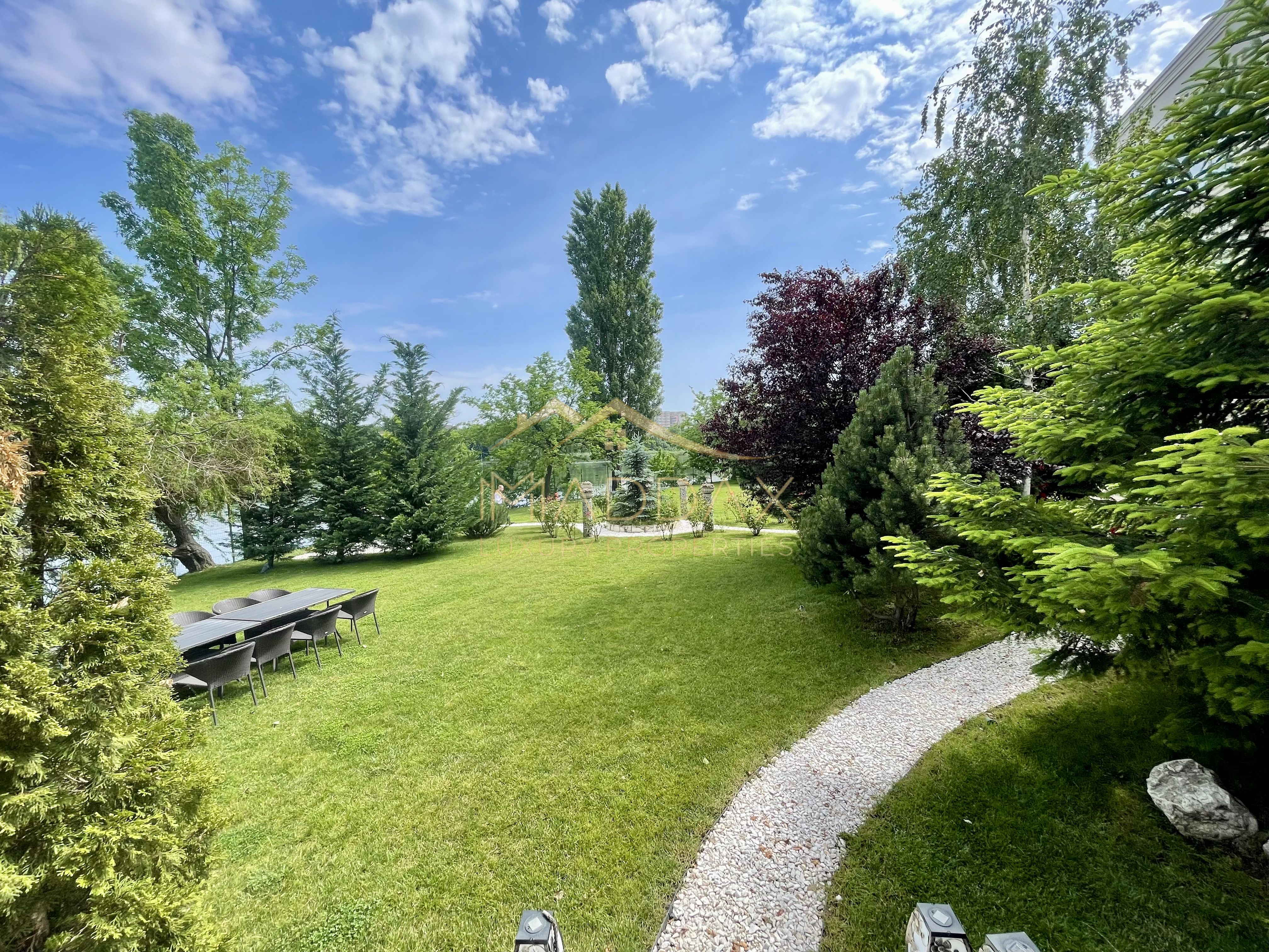 Impressive Villa *1500 SQM usable* 2613 SQM land / Open to the lake — fotografia 60