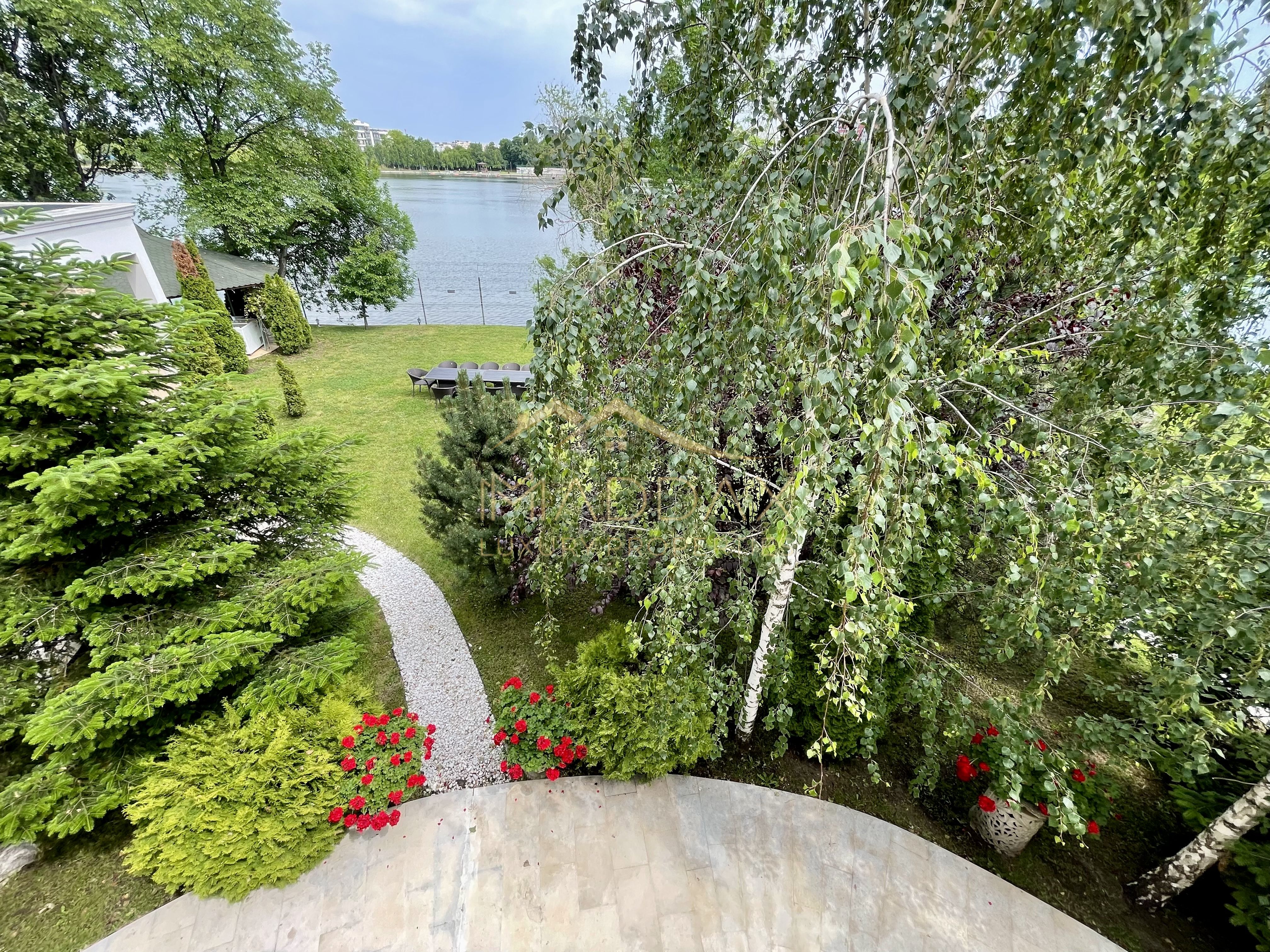 Impressive Villa *1500 SQM usable* 2613 SQM land / Open to the lake — fotografia 62