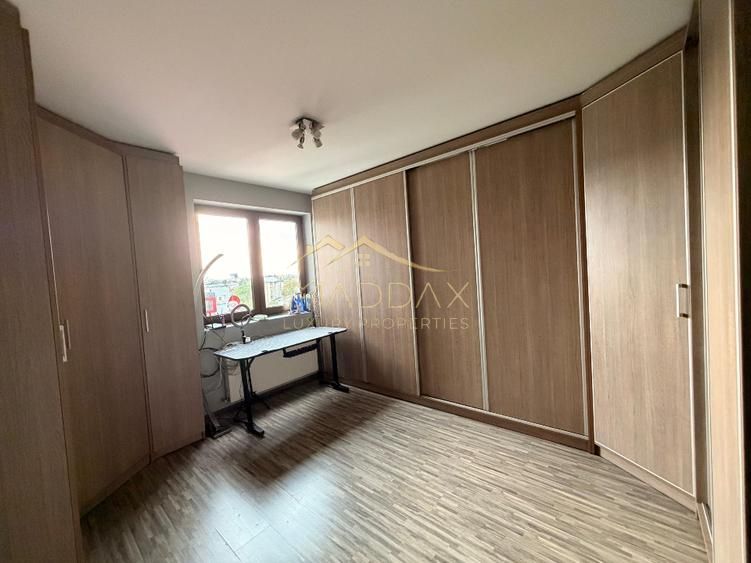 Apartament 3 camere de inchiriat in Delea Veche