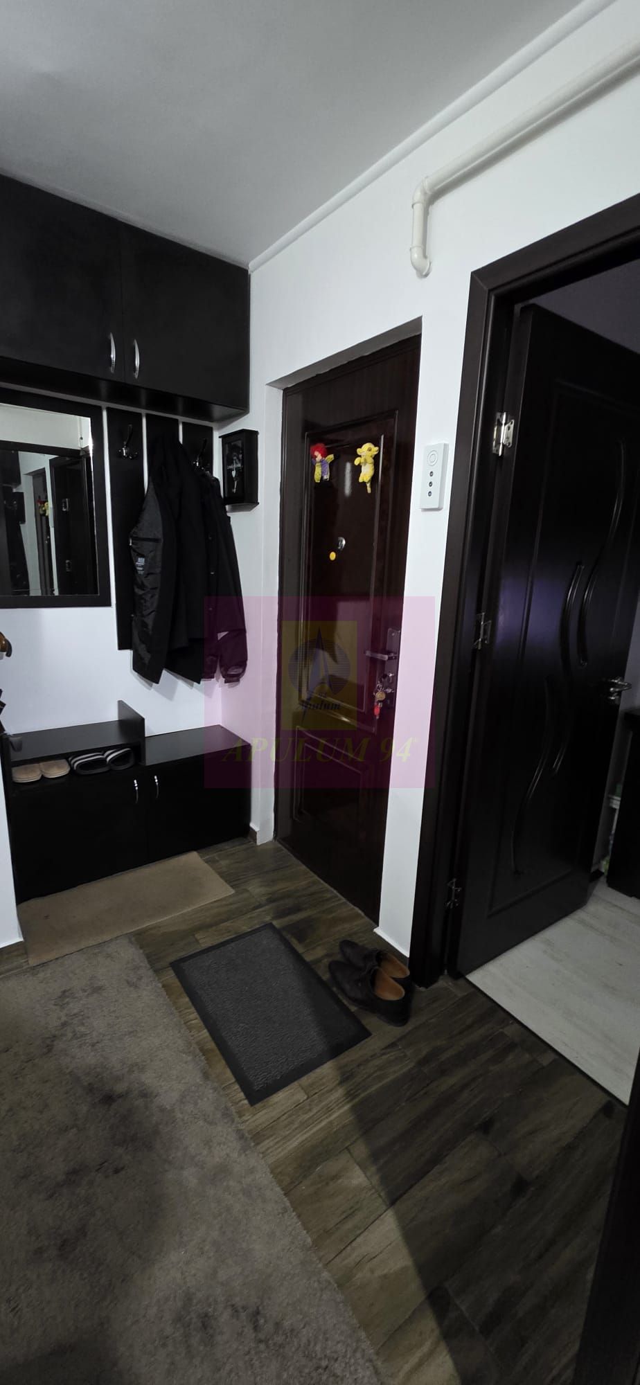 Apartament cu 2 camere de vânzare în Câmpina, zonă Central — fotografia 5