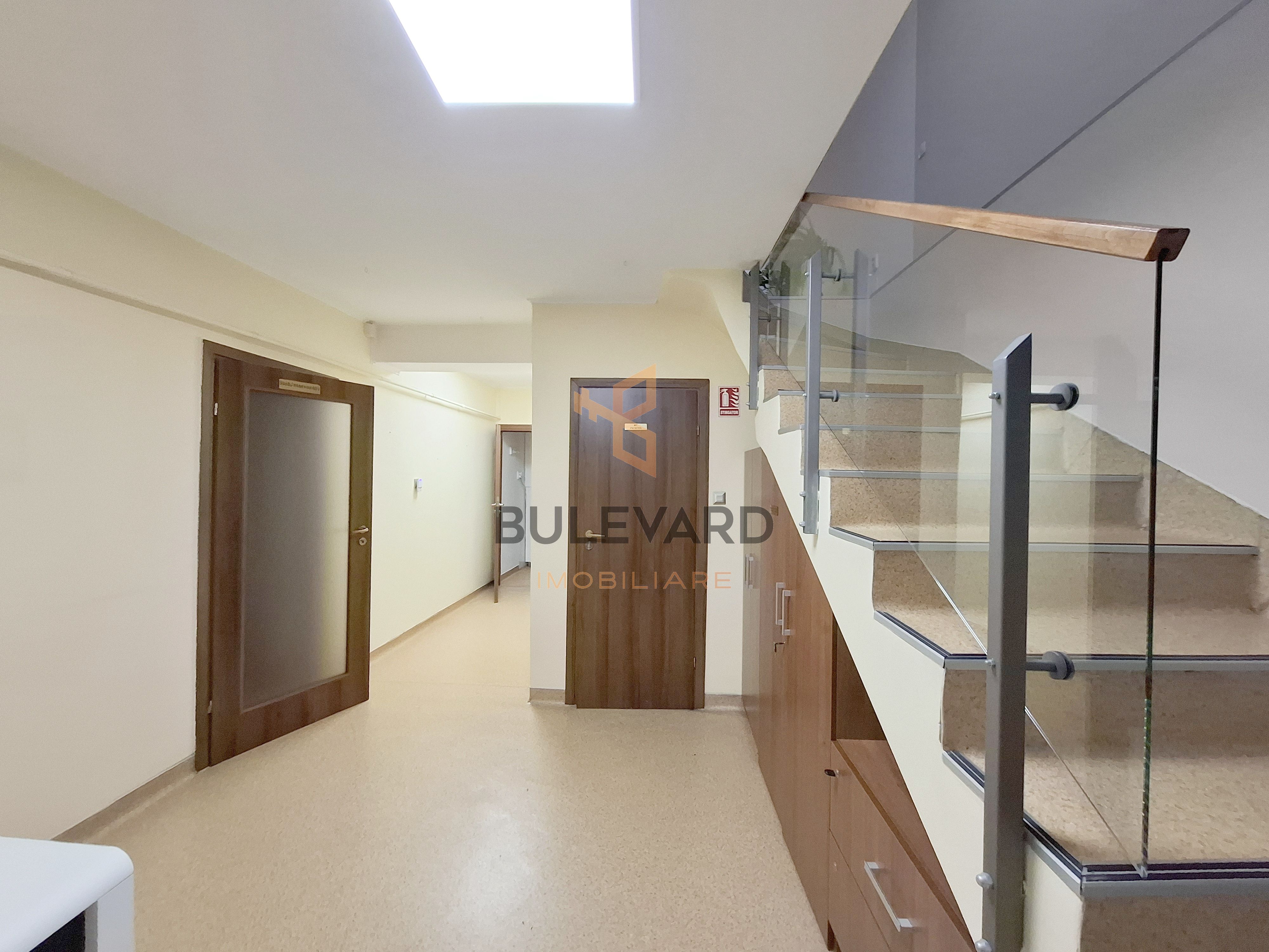 Spatiu comercial pretabil pentru activitati medicale, clinica! — fotografia 12