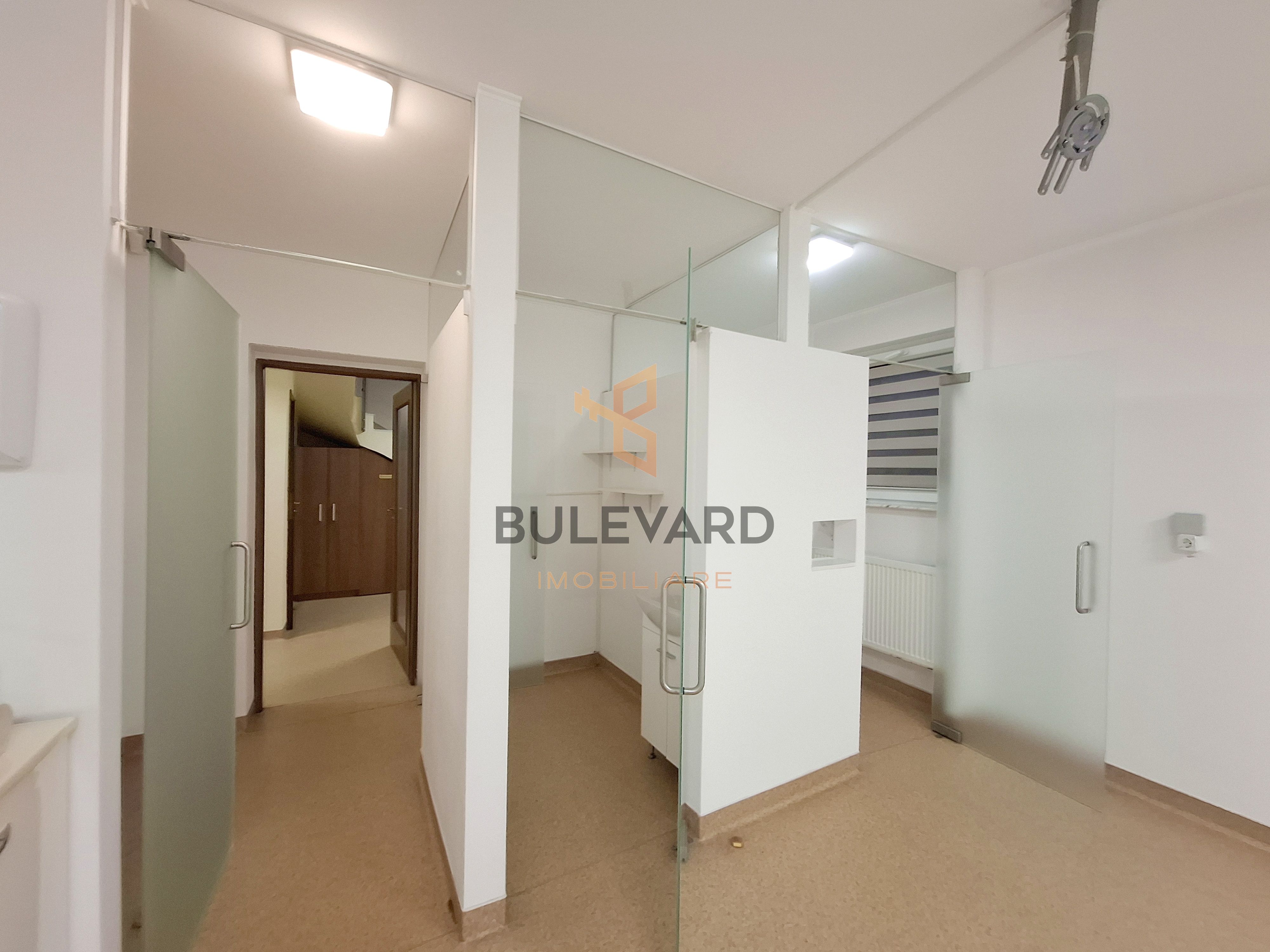 Spatiu comercial pretabil pentru activitati medicale, clinica! — fotografia 17