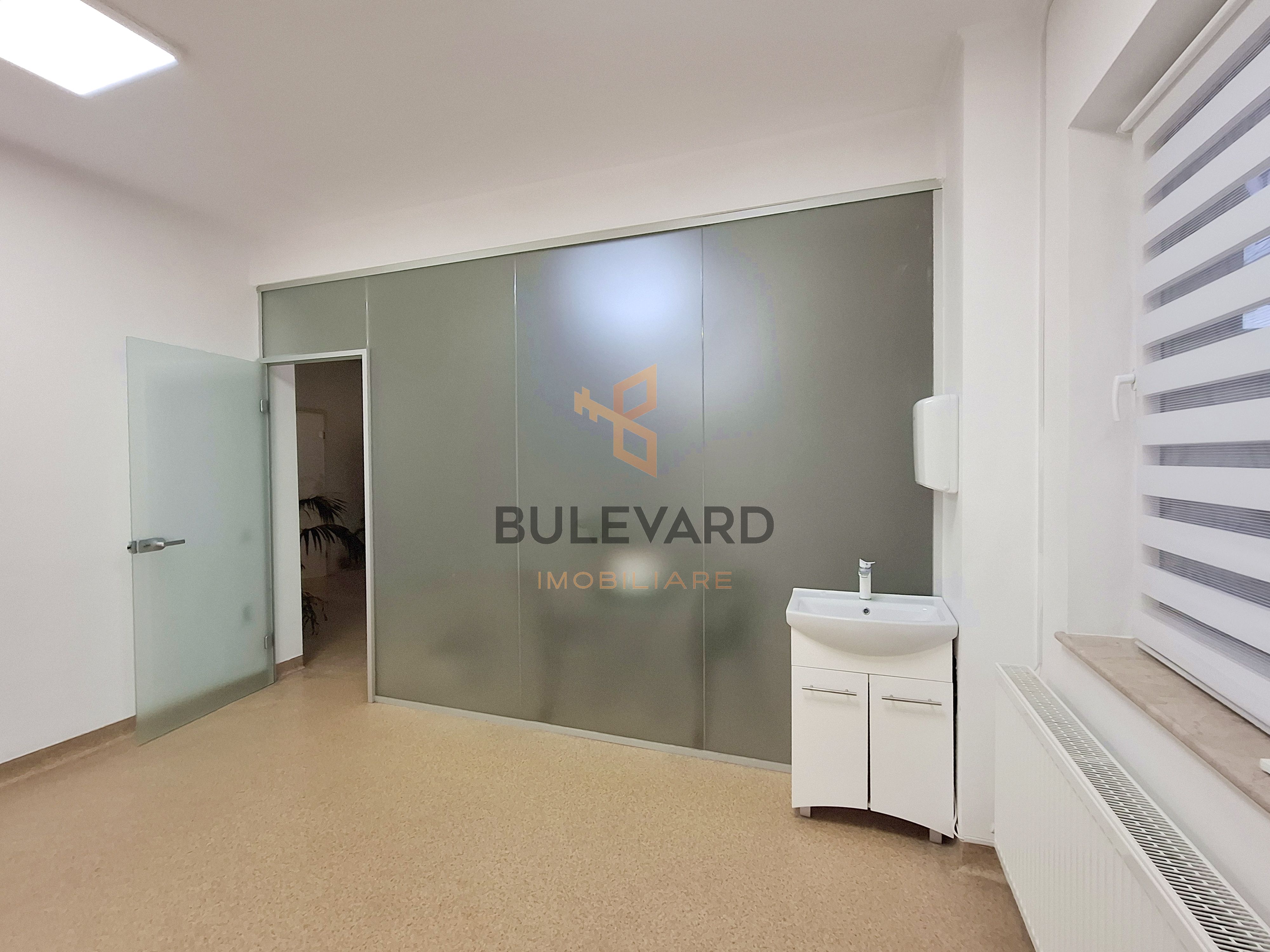 Spatiu comercial pretabil pentru activitati medicale, clinica! — fotografia 5