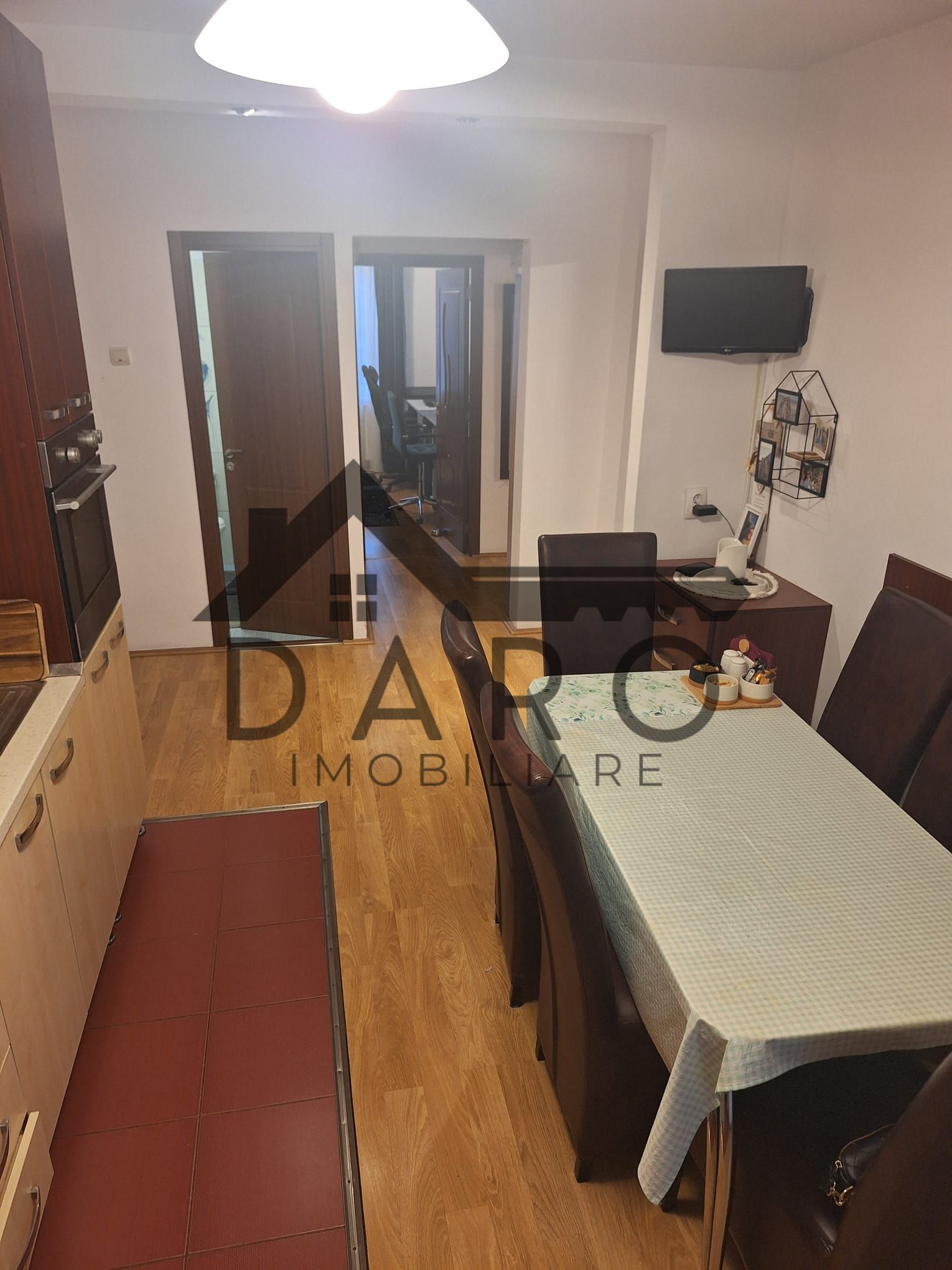 De vânzare apartament cu 3 camere-- 119. 500 EUR — fotografia 9