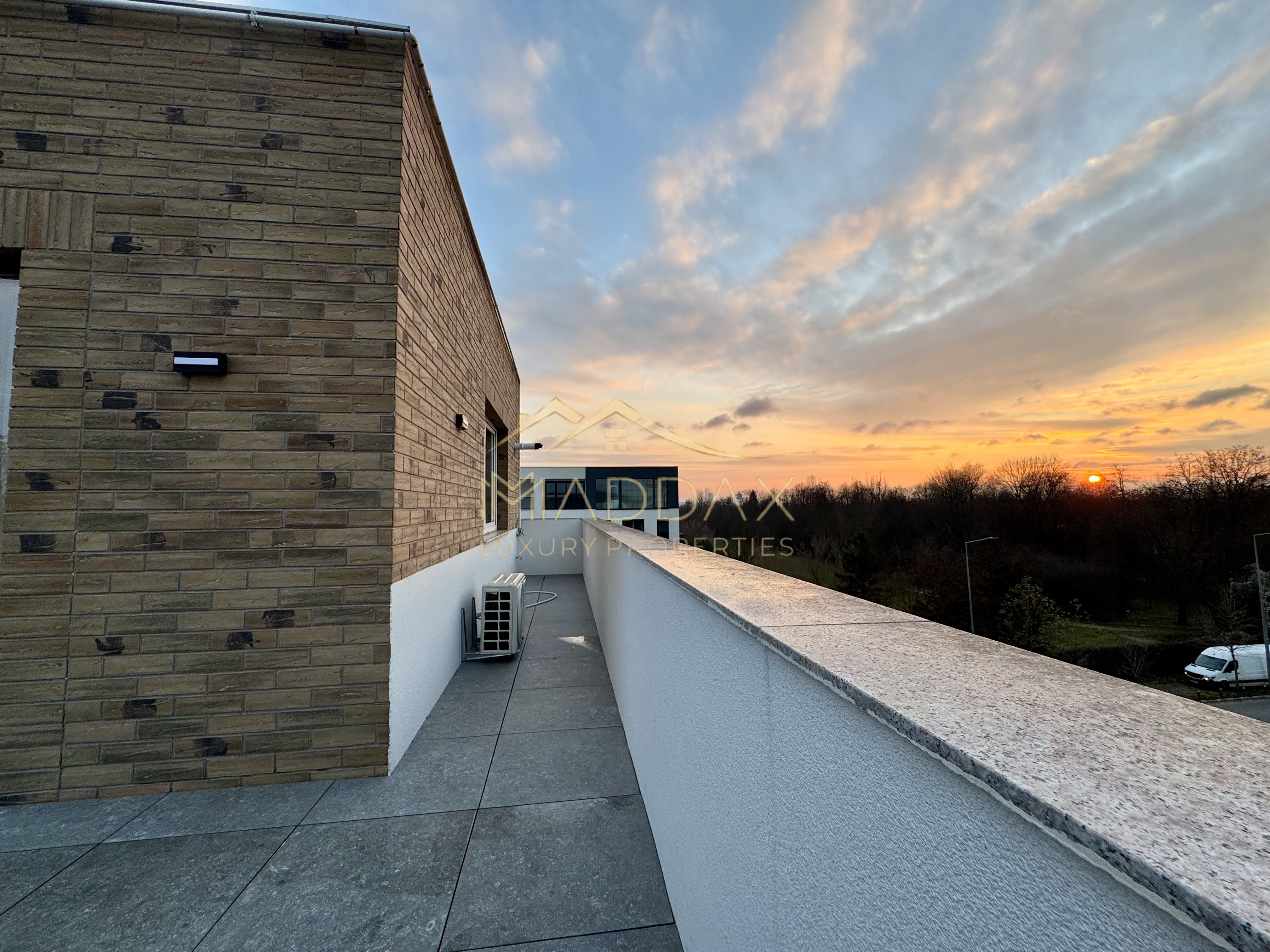 Duplex cu 4 Camere *211mp* / 2 parking / Erou Iancu Nicolae — fotografia 12