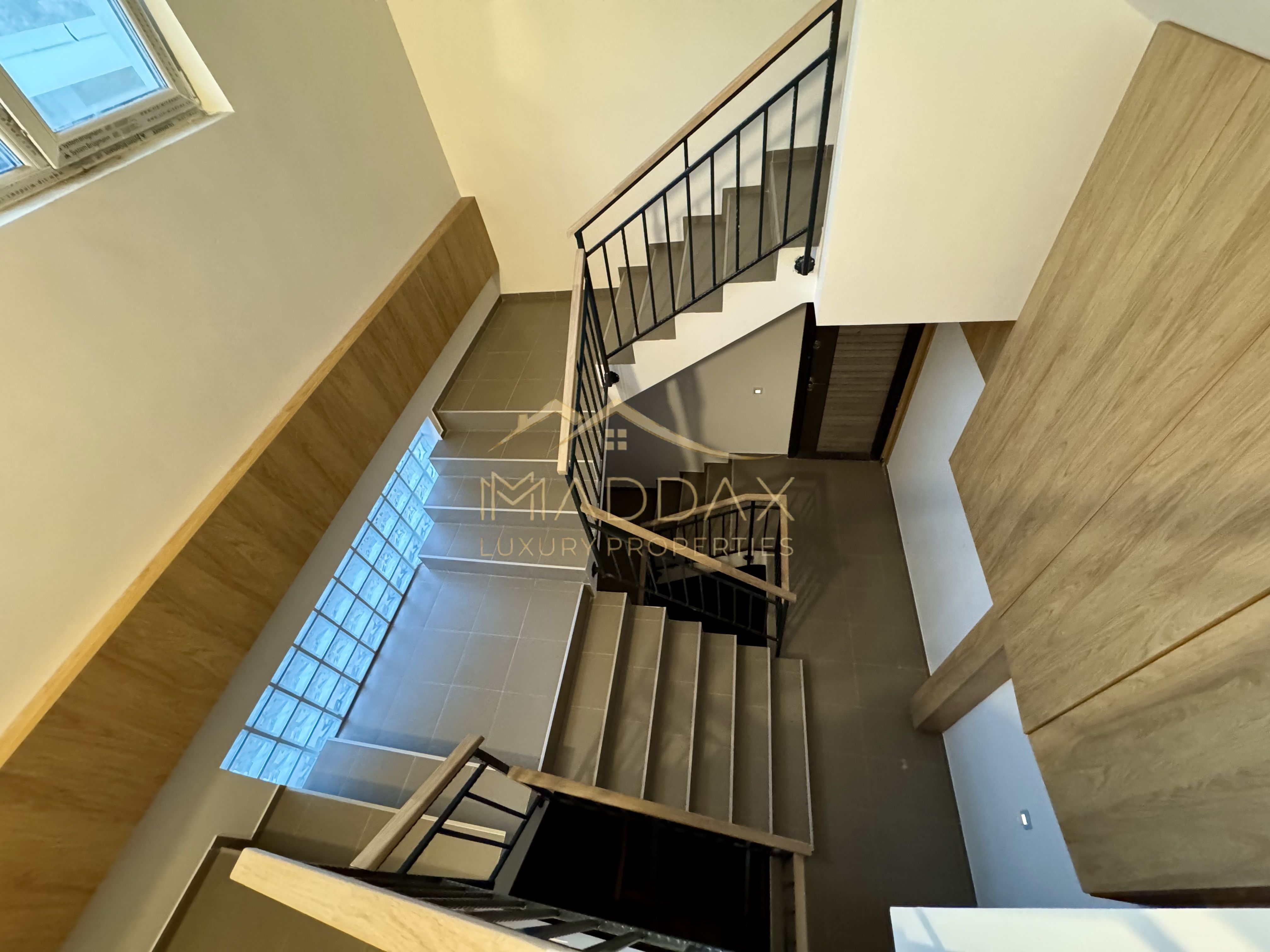 Duplex cu 4 Camere *211mp* / 2 parking / Erou Iancu Nicolae — fotografia 48