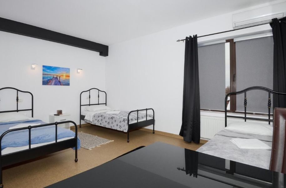 Hotel - restaurant cu peste 40 locuri cazare! Incasari din prima zi!! — fotografia 12