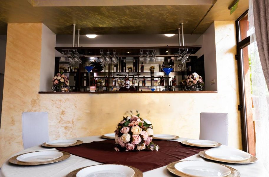 Hotel - restaurant cu peste 40 locuri cazare! Incasari din prima zi!! — fotografia 6