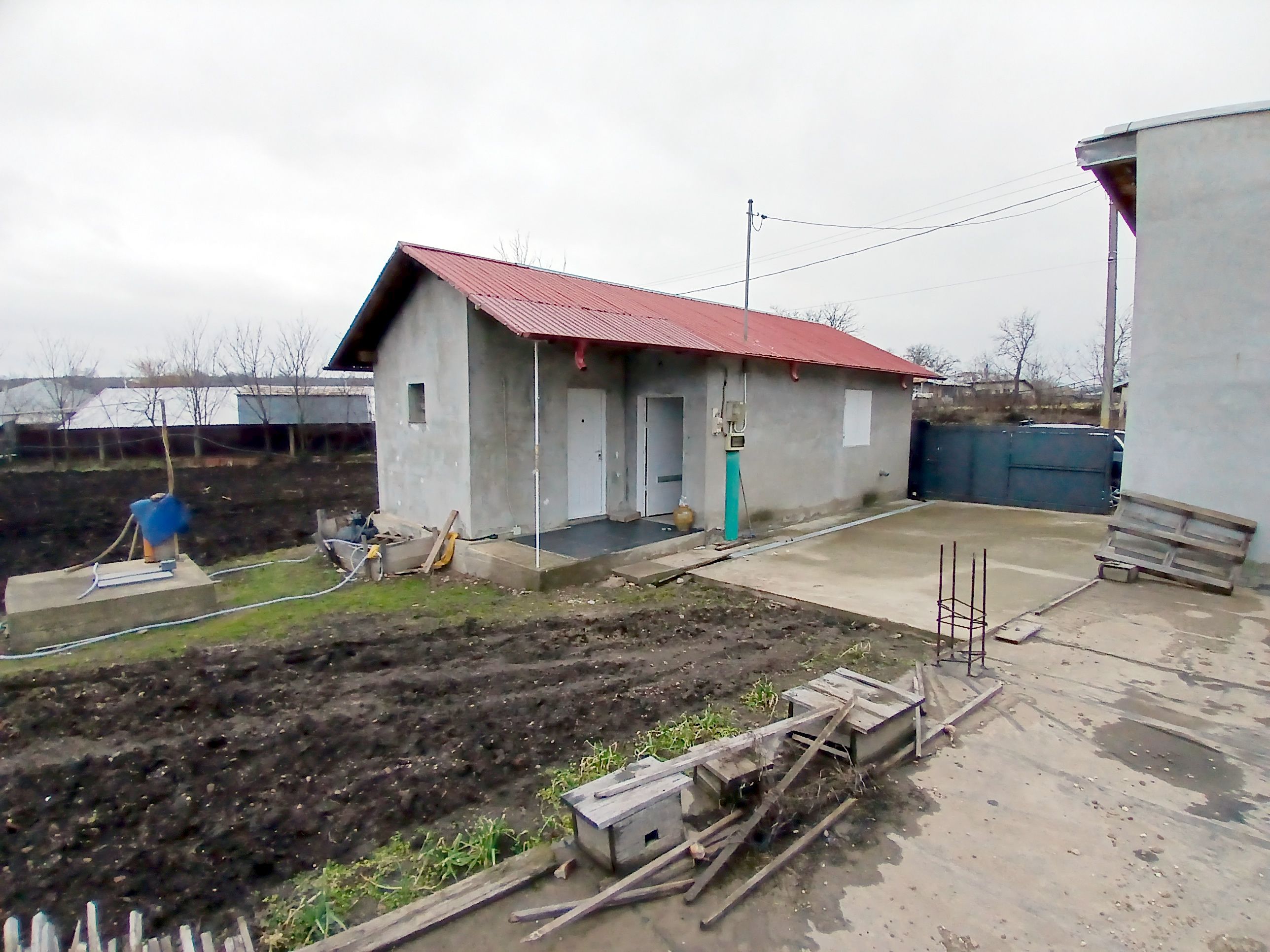 Hală, atelier și locuință, curte cu 900mp teren în Corod — fotografia 5