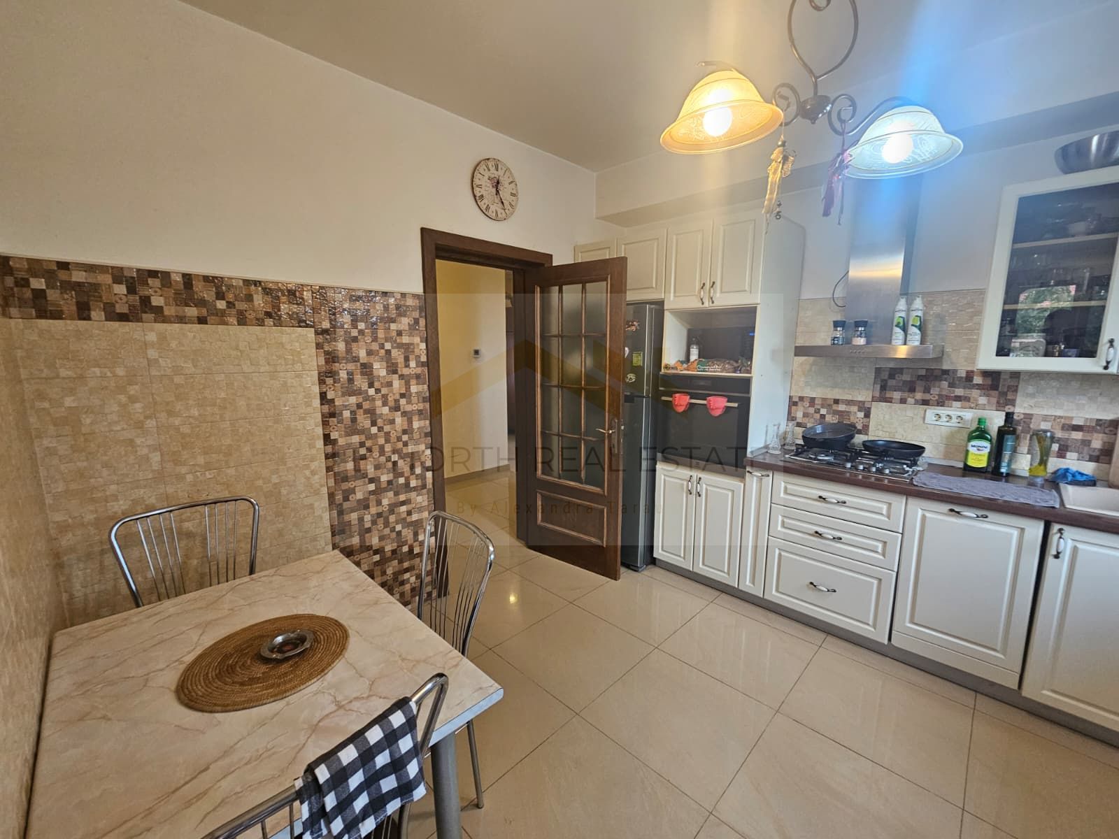 Casă / Vilă de închiriat | Comuna Berceni | 350 mp utili | Curte 400 mp — fotografia 14