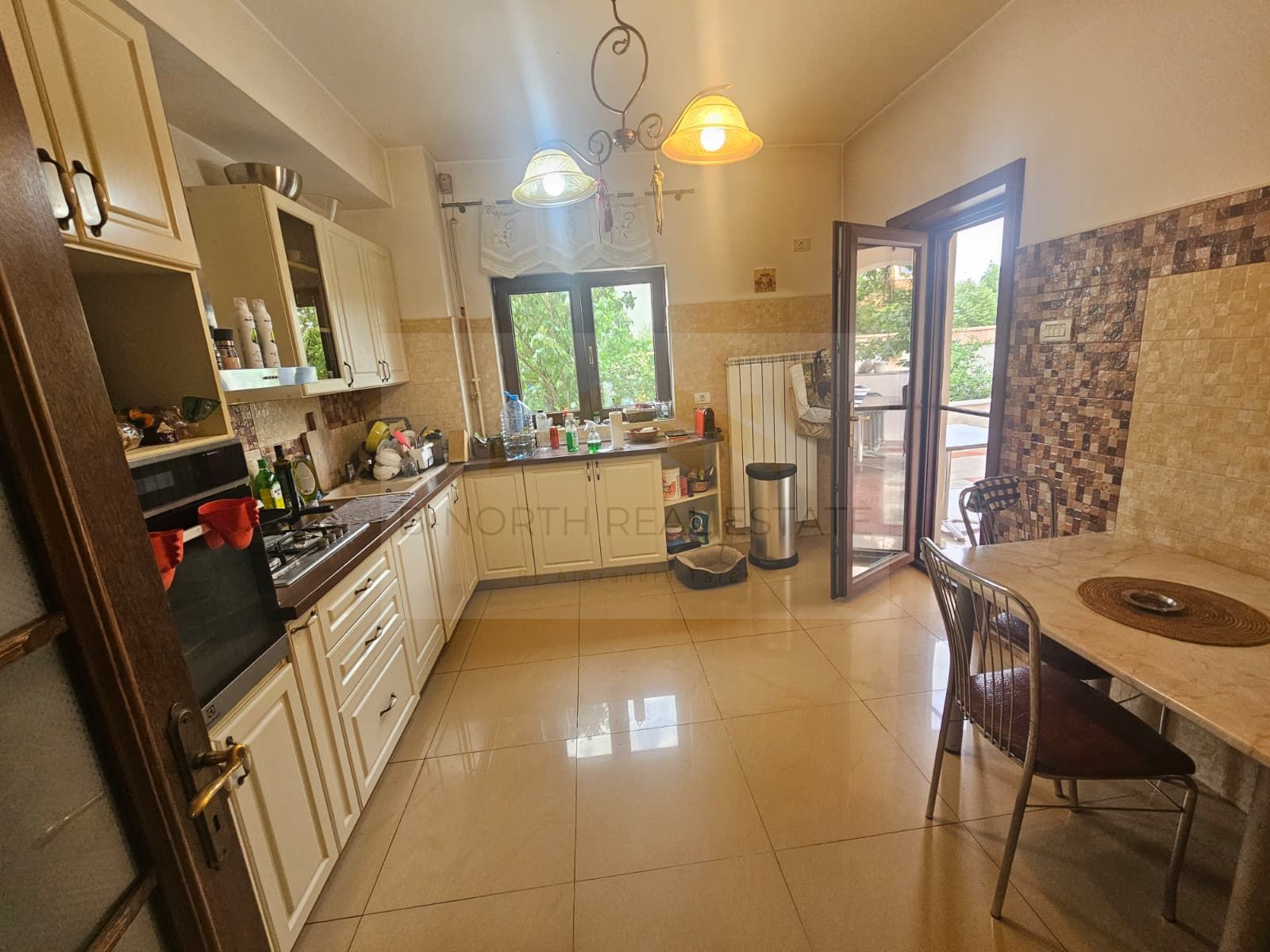 Casă / Vilă de închiriat | Comuna Berceni | 350 mp utili | Curte 400 mp — fotografia 16