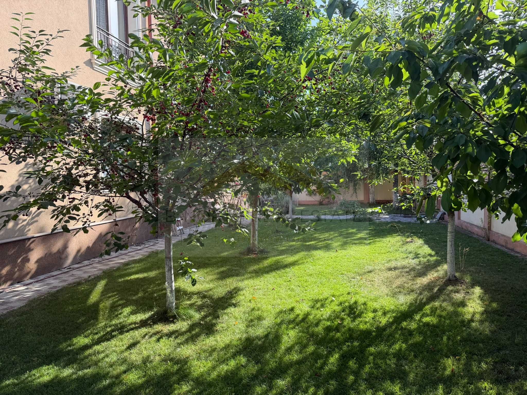 Casă / Vilă de închiriat | Comuna Berceni | 350 mp utili | Curte 400 mp — fotografia 3