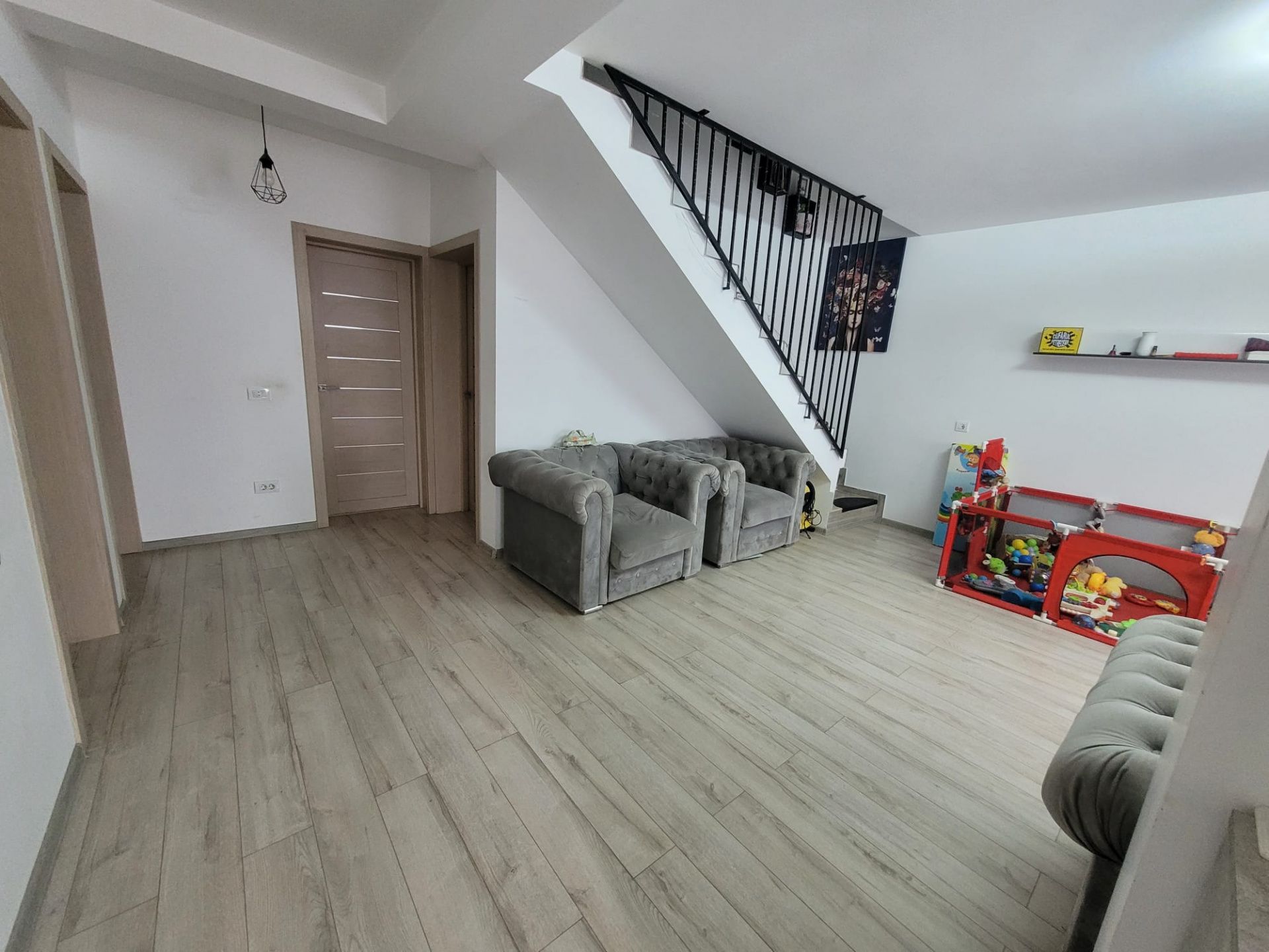 Casă LUNCA CETĂȚUII, 3 camere, decomandat, 82 mp, mansardă + parcare — fotografia 5