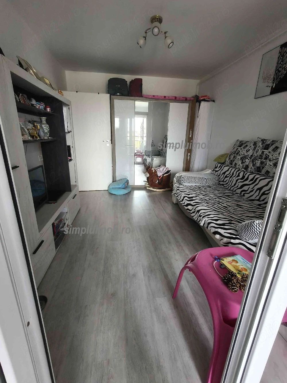2 Camere Titan + Loc de parcare