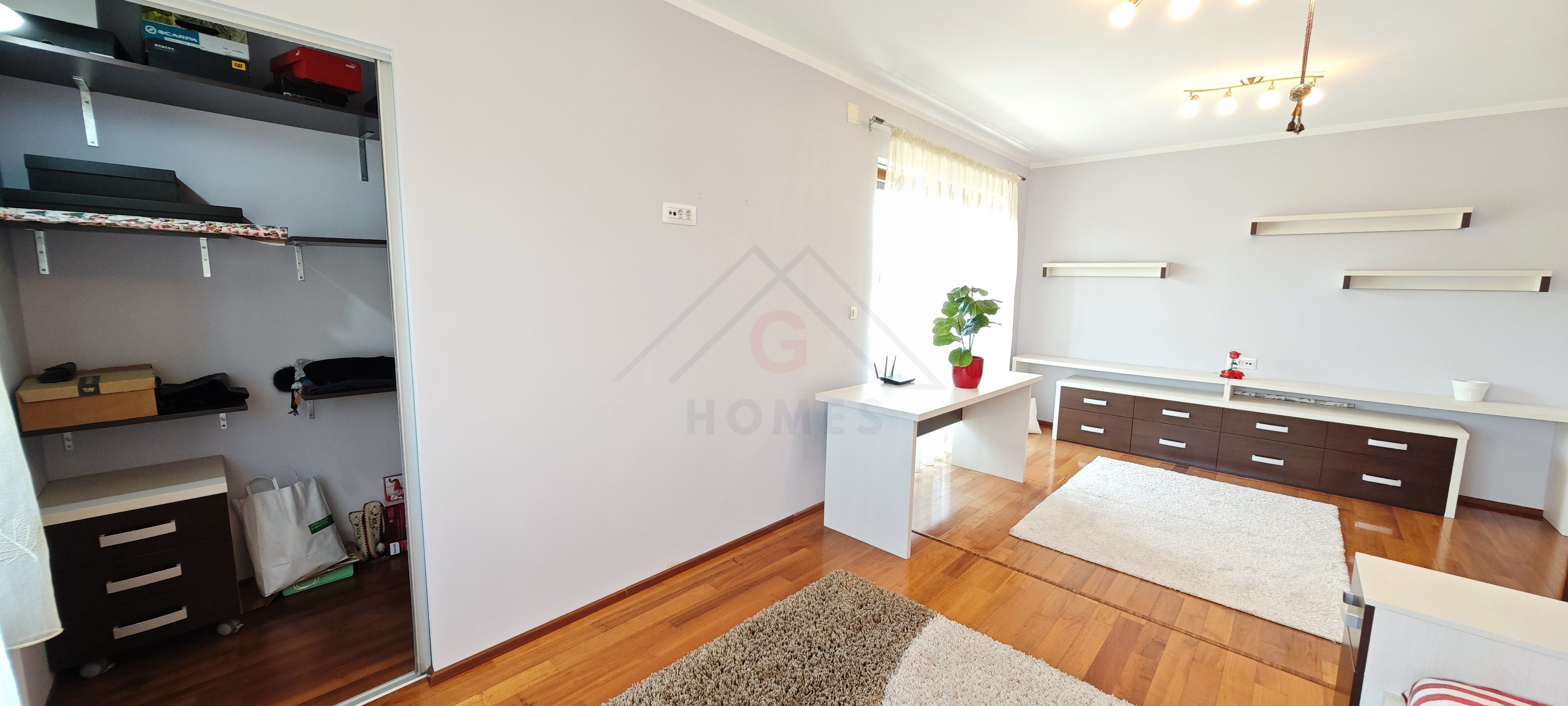 Pretabil office, camin, clinica, invatamant. 3 cai acces in cladire. — fotografia 15