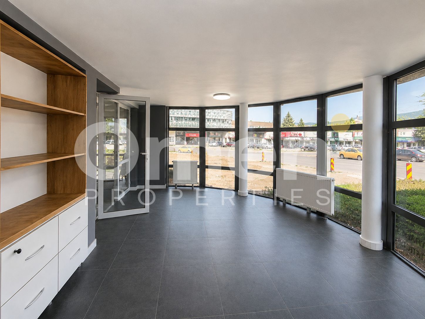 Spatiu comercial cu trafic pietonal intens | renovat | 80 mp | Vis a vis de Vivo