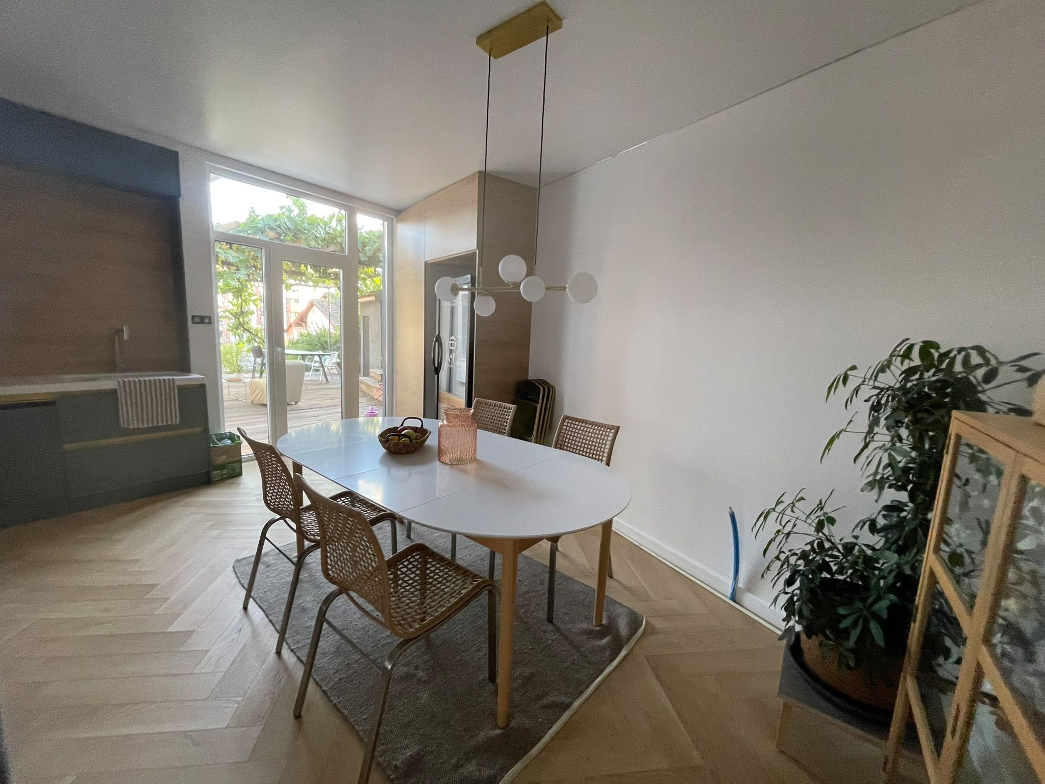 Casă parter, luminoasă, – vizavi de Spitalul Județean-365.000 EURO neg — fotografia 9