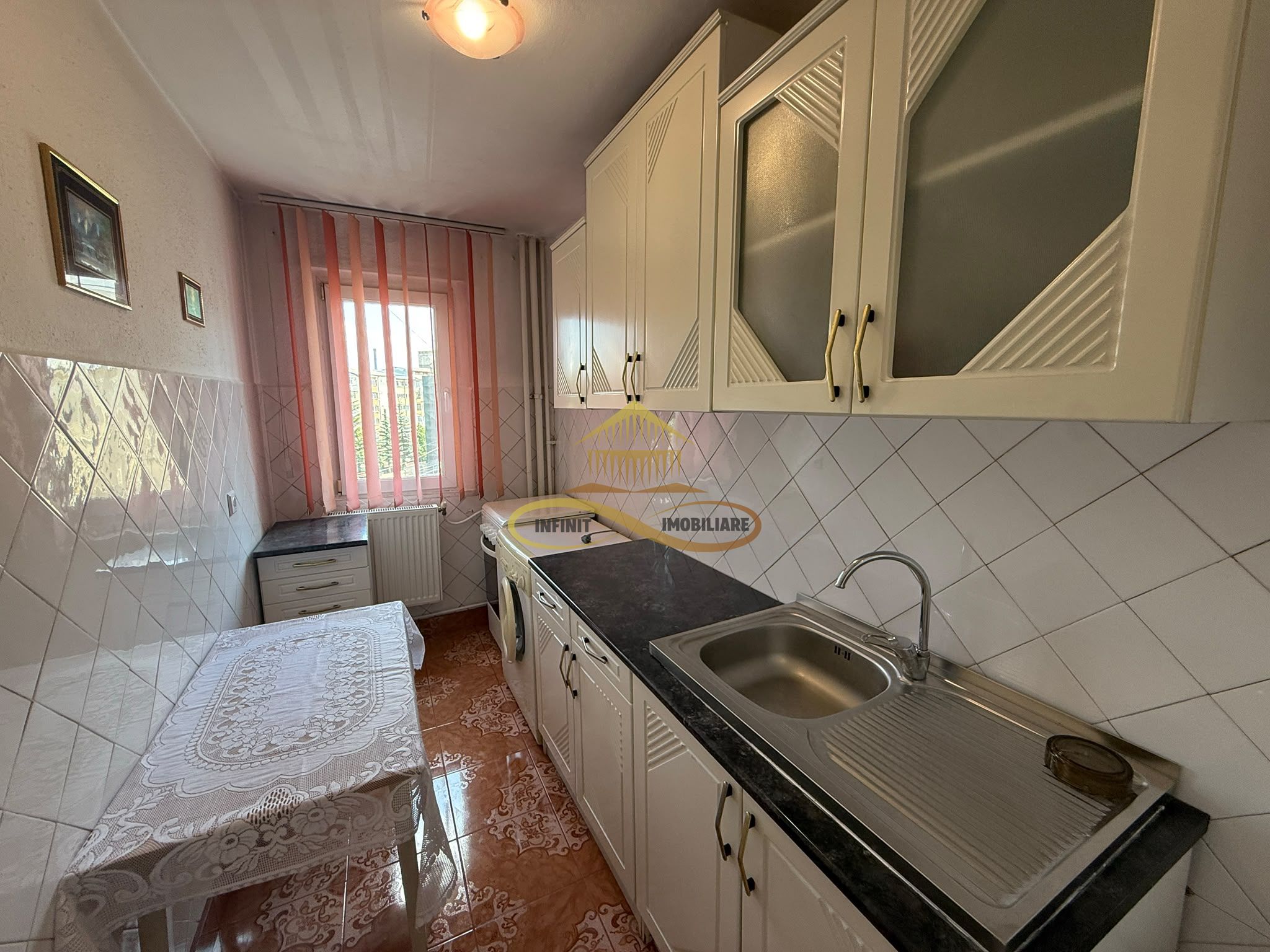 Apartament 3 camere de vanzare in Bacau