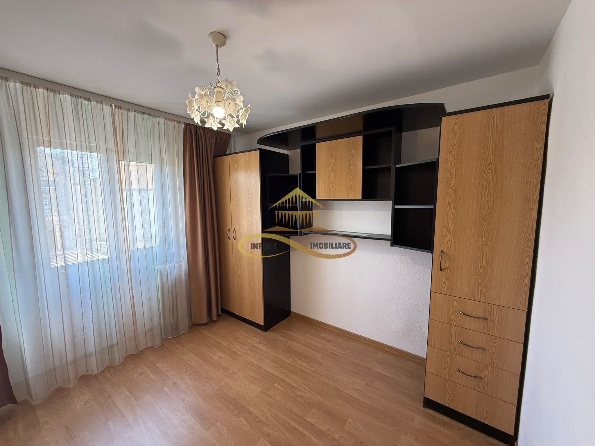 Apartament 3 camere de vanzare in Bacau — fotografia 3